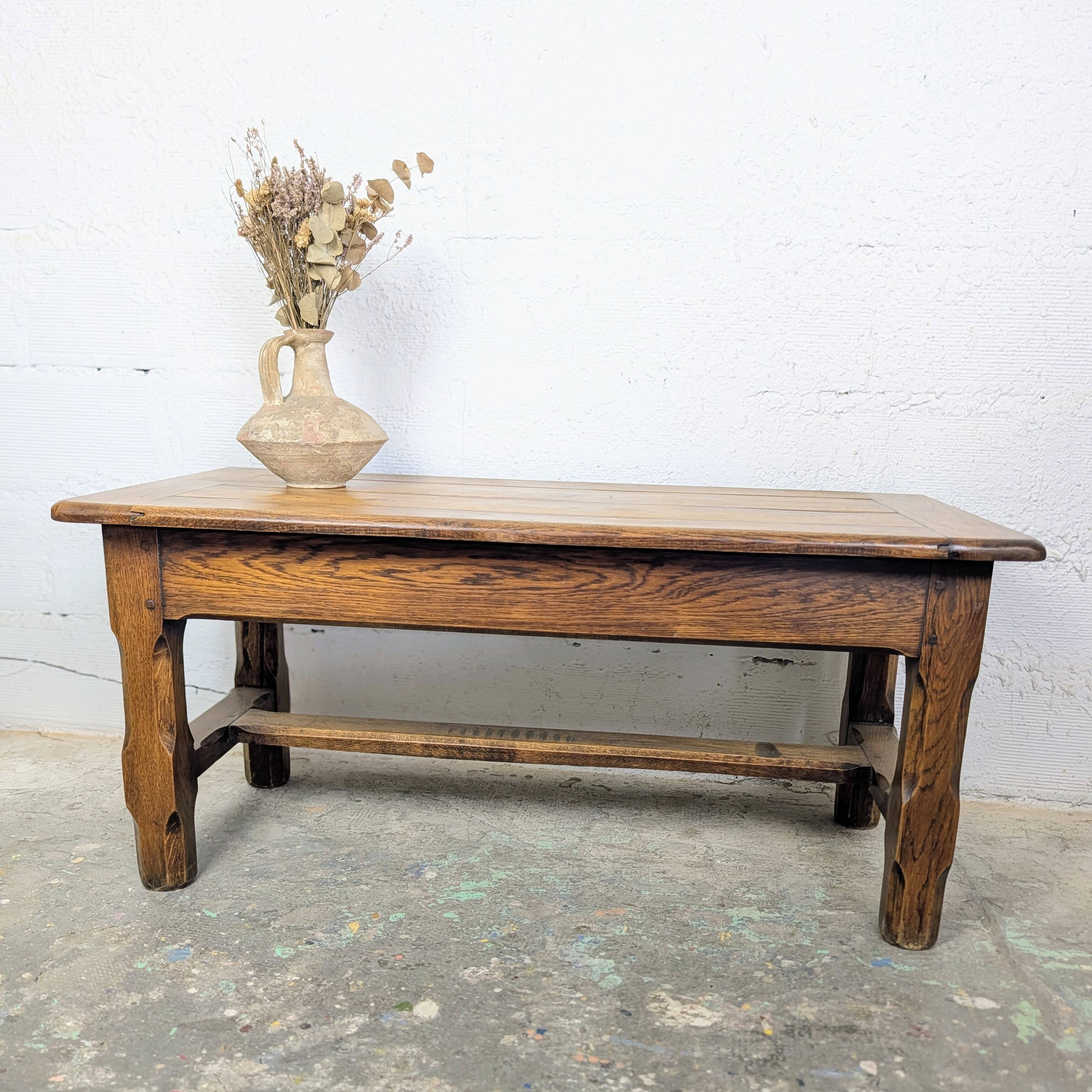 Farmhouse coffee table in solid oak