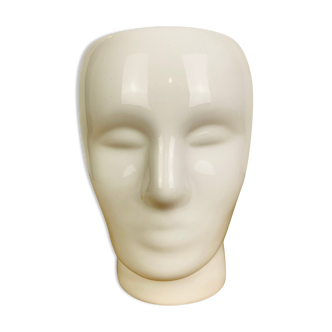 Vase or pot cover head in white ceramic