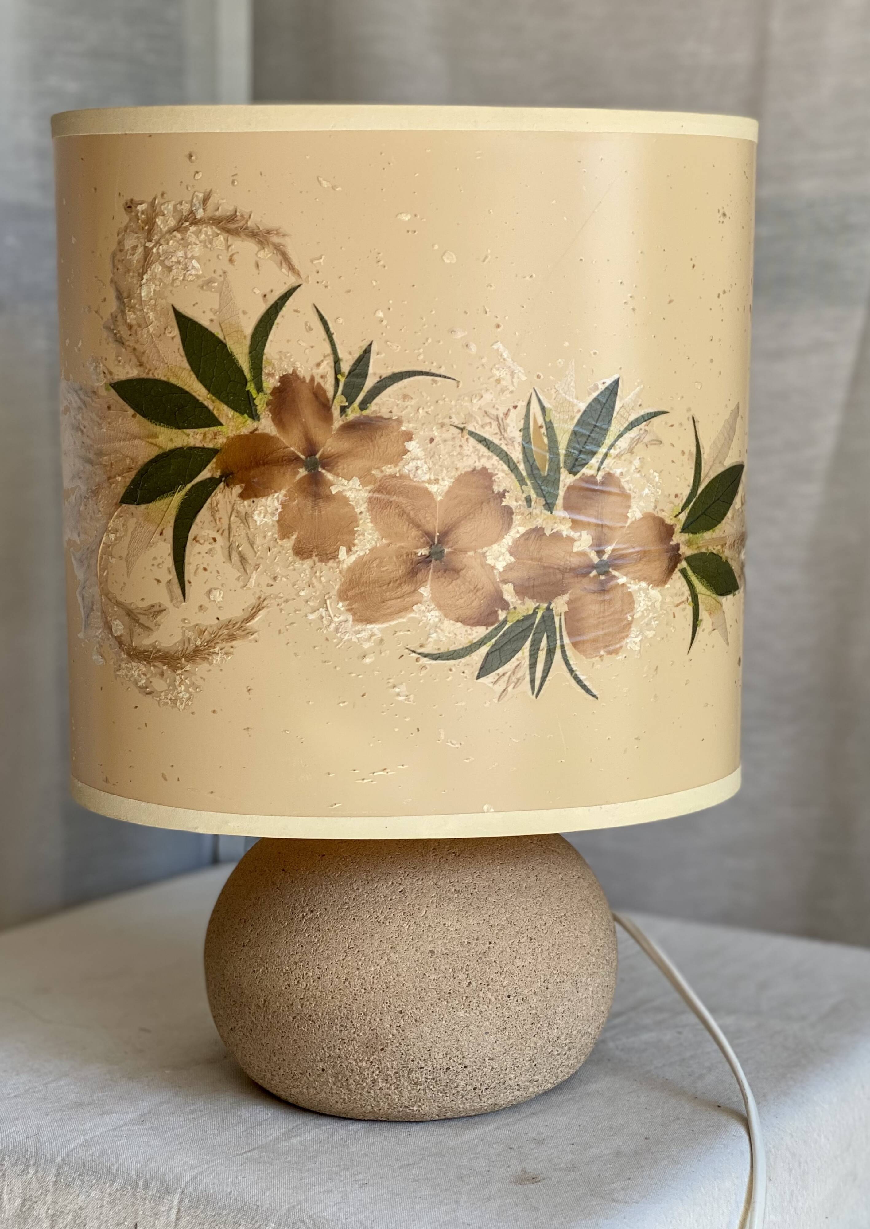 Lampe boule en travertin vintage 1980