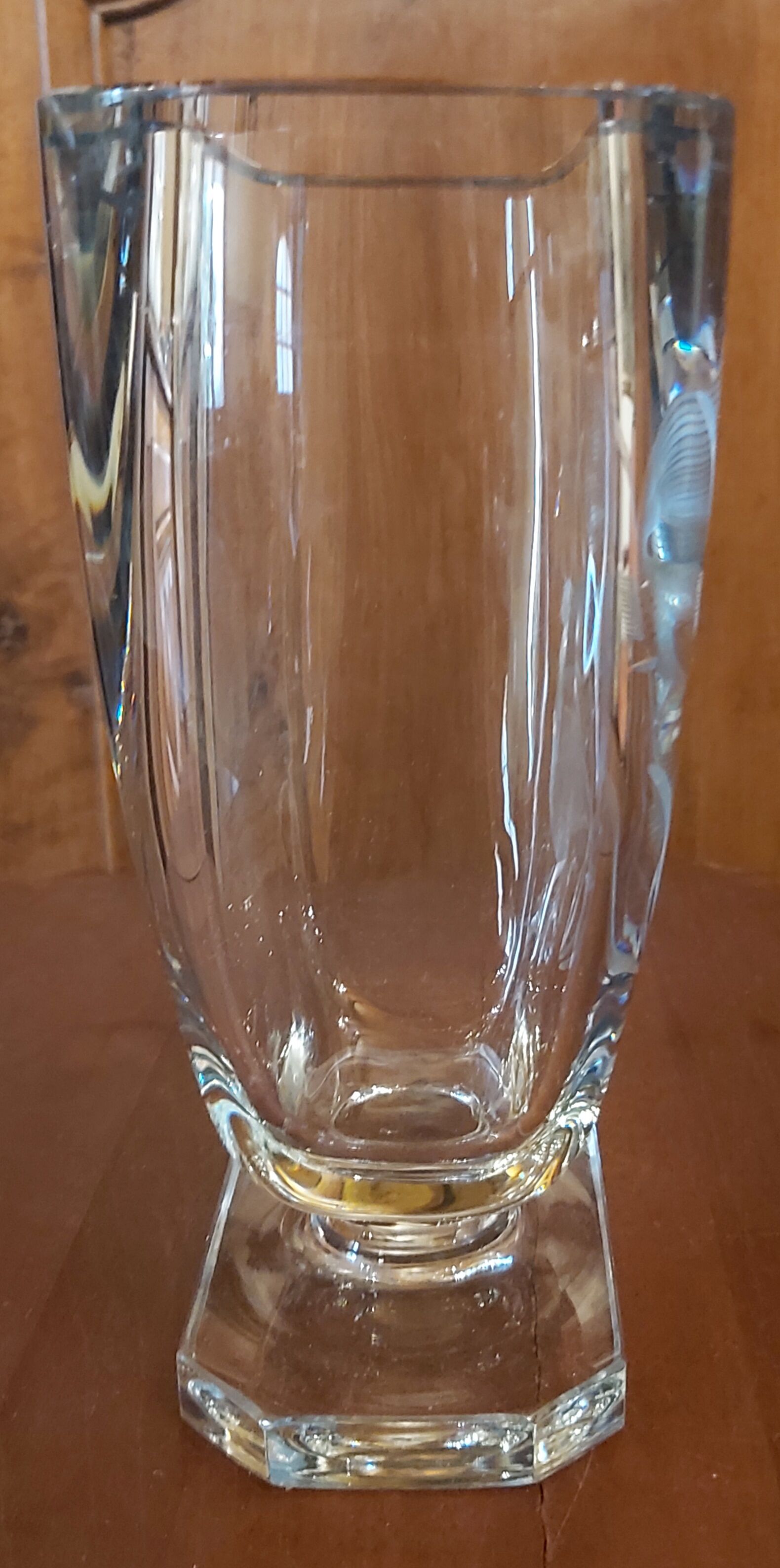 Crystal vase carved fish decoration