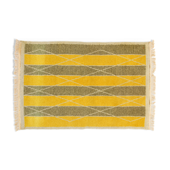 Scandinavian 20th century modern rug. 200 X 132 cm (78.74 X 51.97 in).
