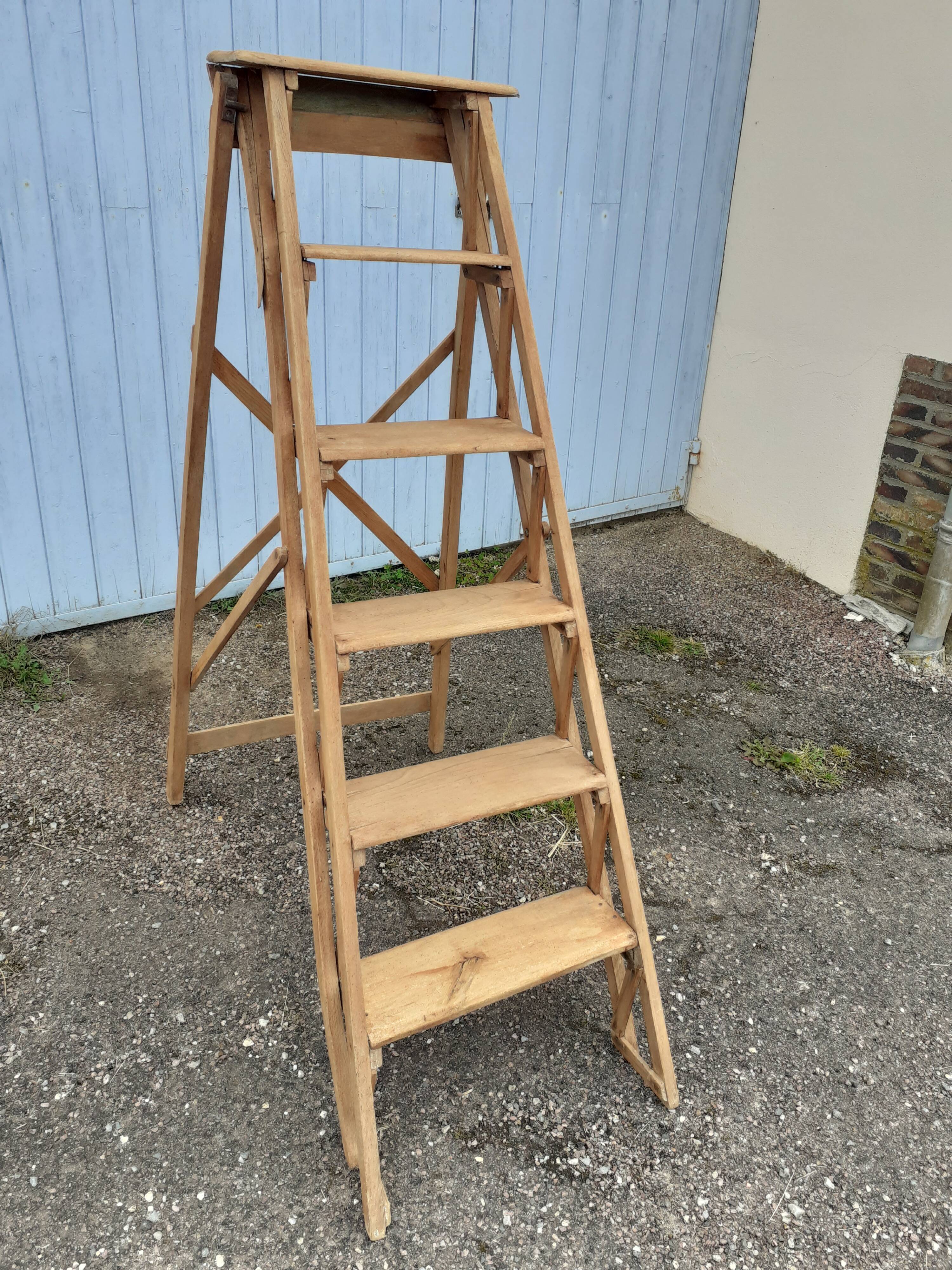 Painter's stepladder