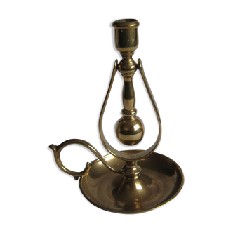 Anti-roll pendulum candlestick