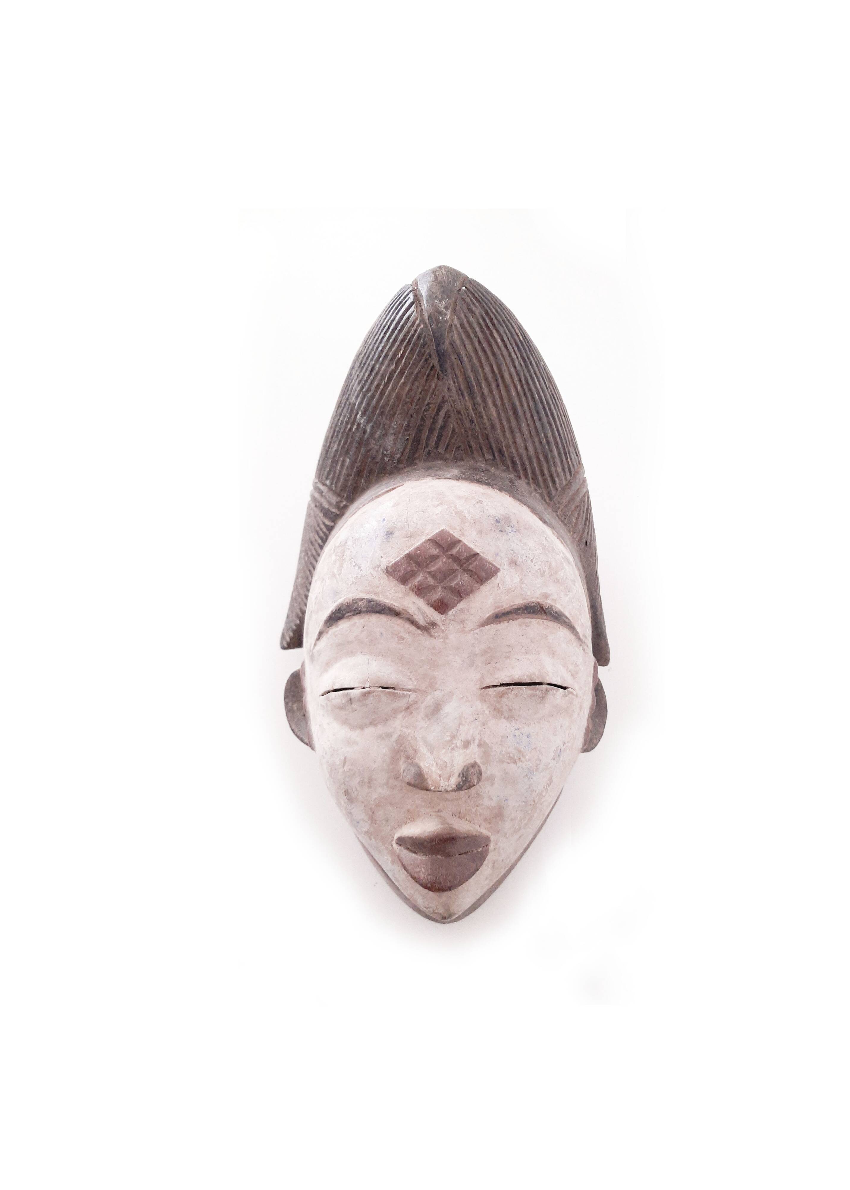 Punu mukuyi mask in solid wood H:29cm African mask from Gabon