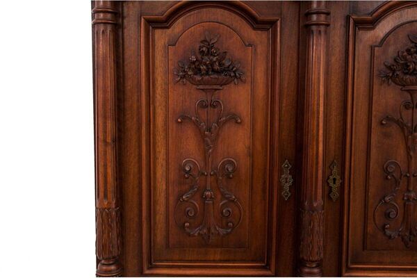 Buffet antique, europe occidentale, vers 1880.