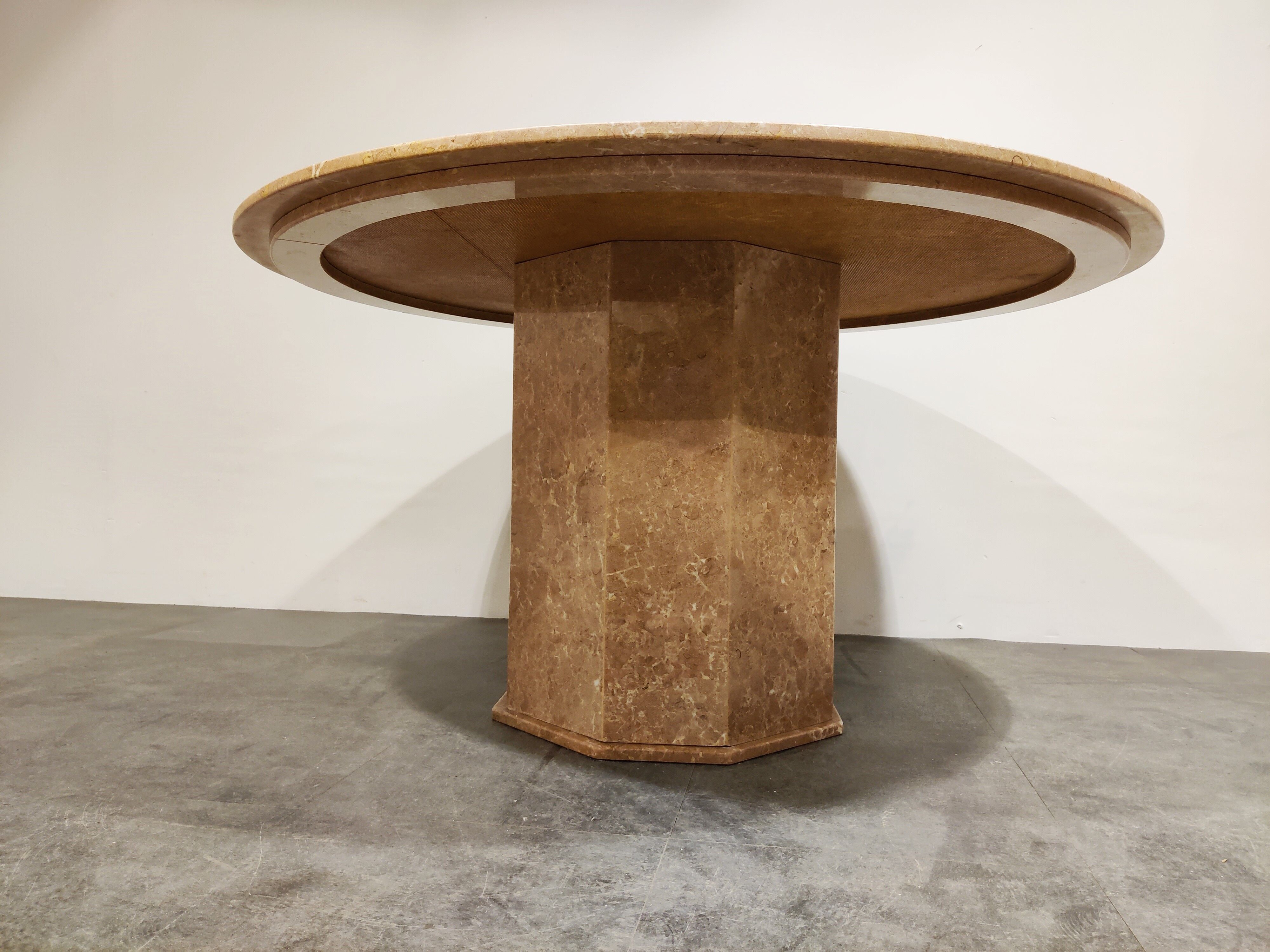 Round italian marble dining table 1970s