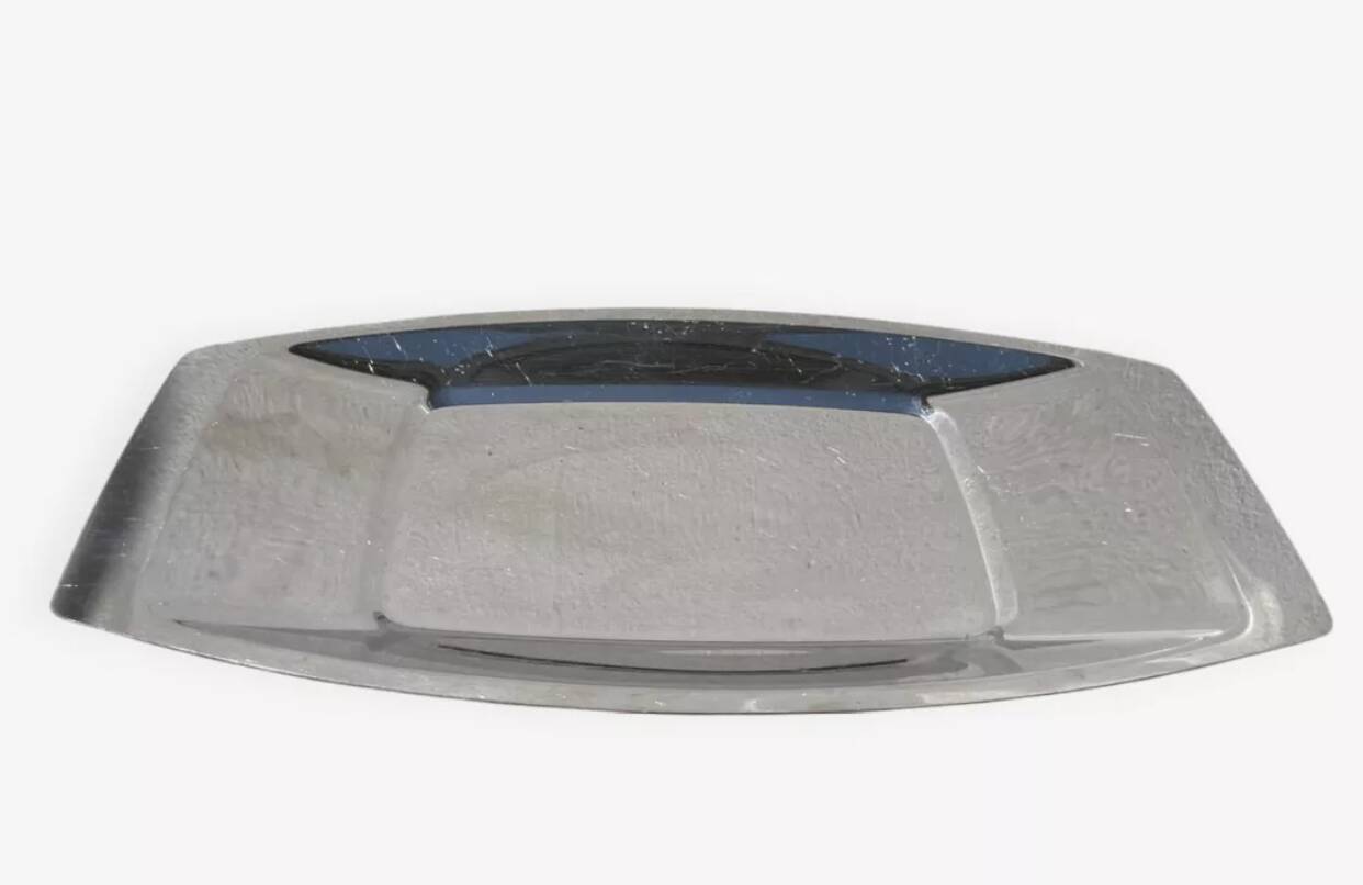 Rectangular stainless steel dish by Rémy Letang