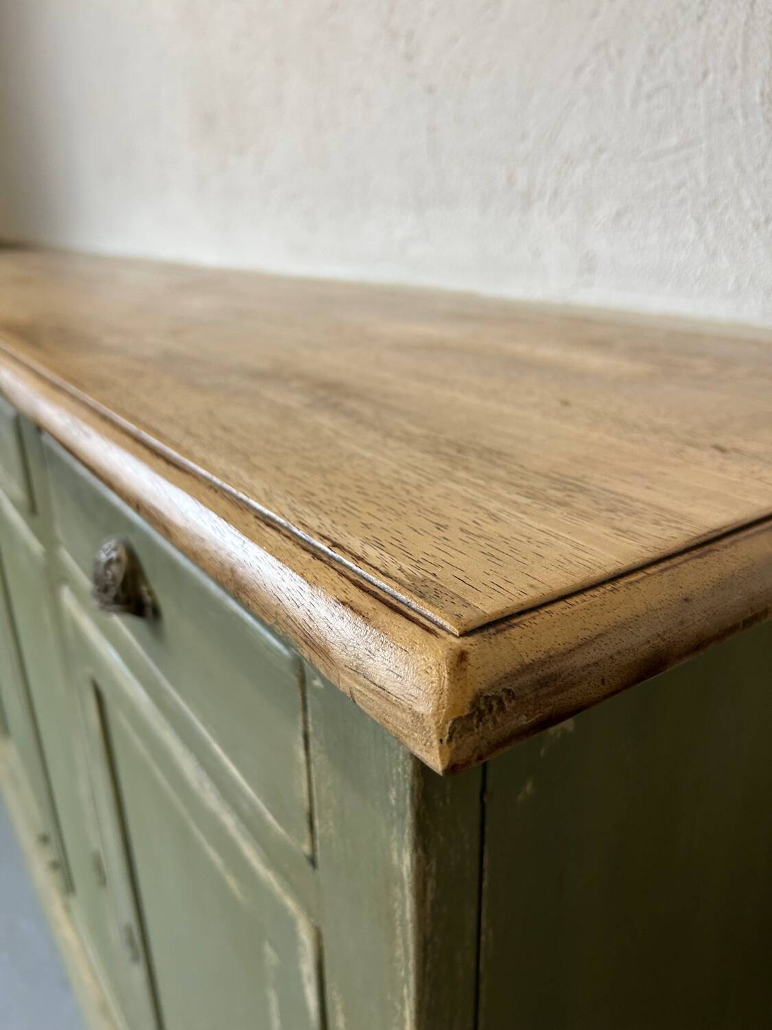 Antique green patinated grand buffet – 4 doors & 4 drawers – Wooden top