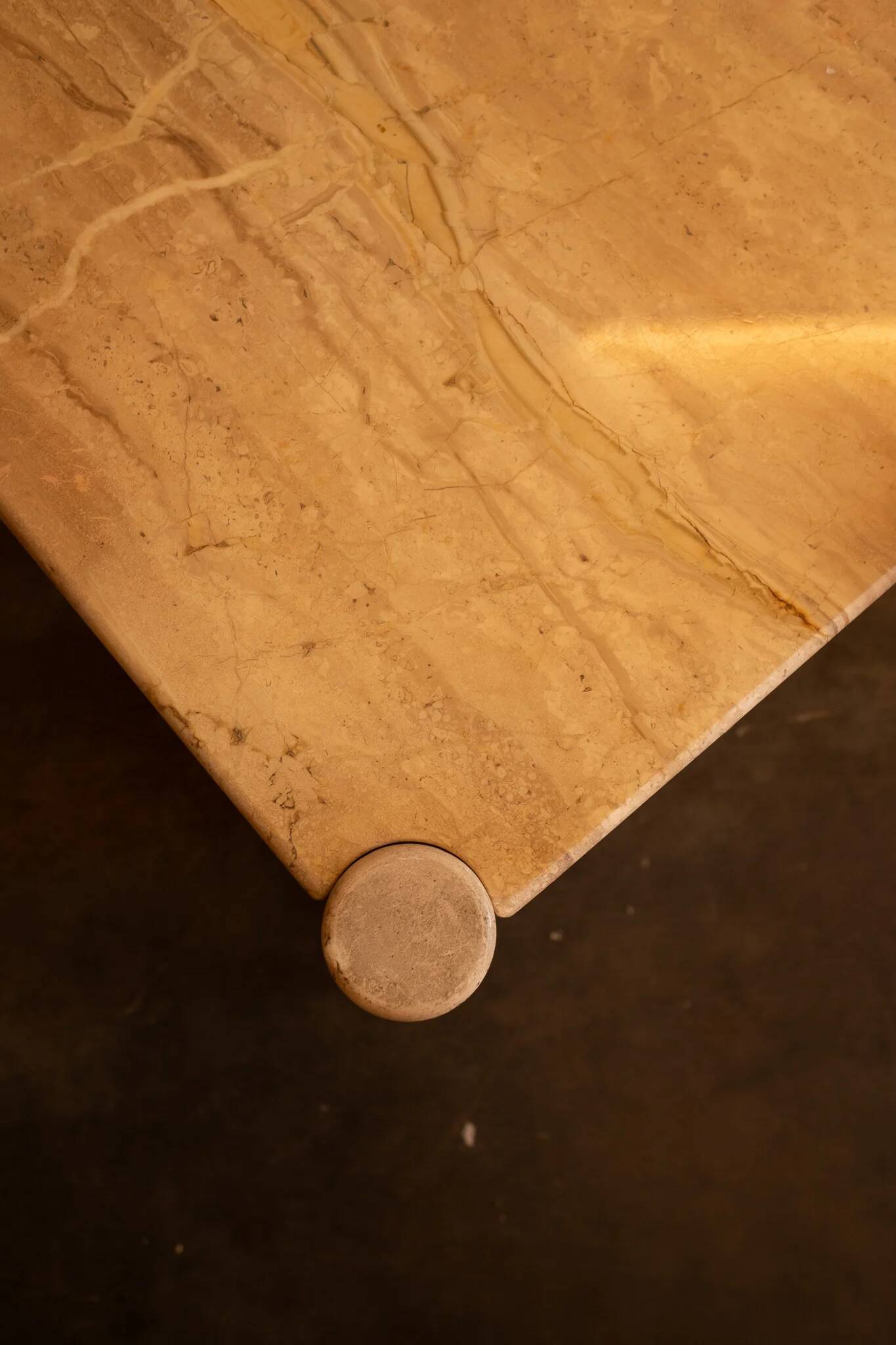 Vintage Italian coffee table in travertine - 1980s