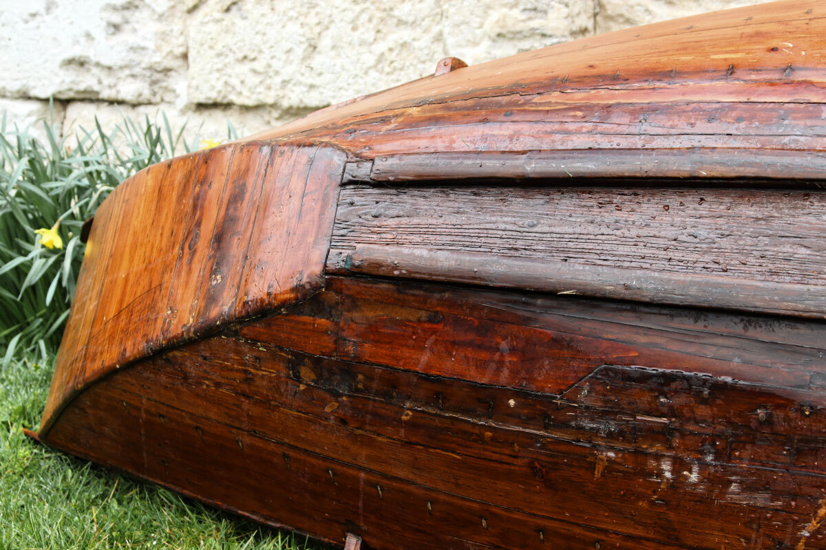 Ancient Picardy boat in solid wood