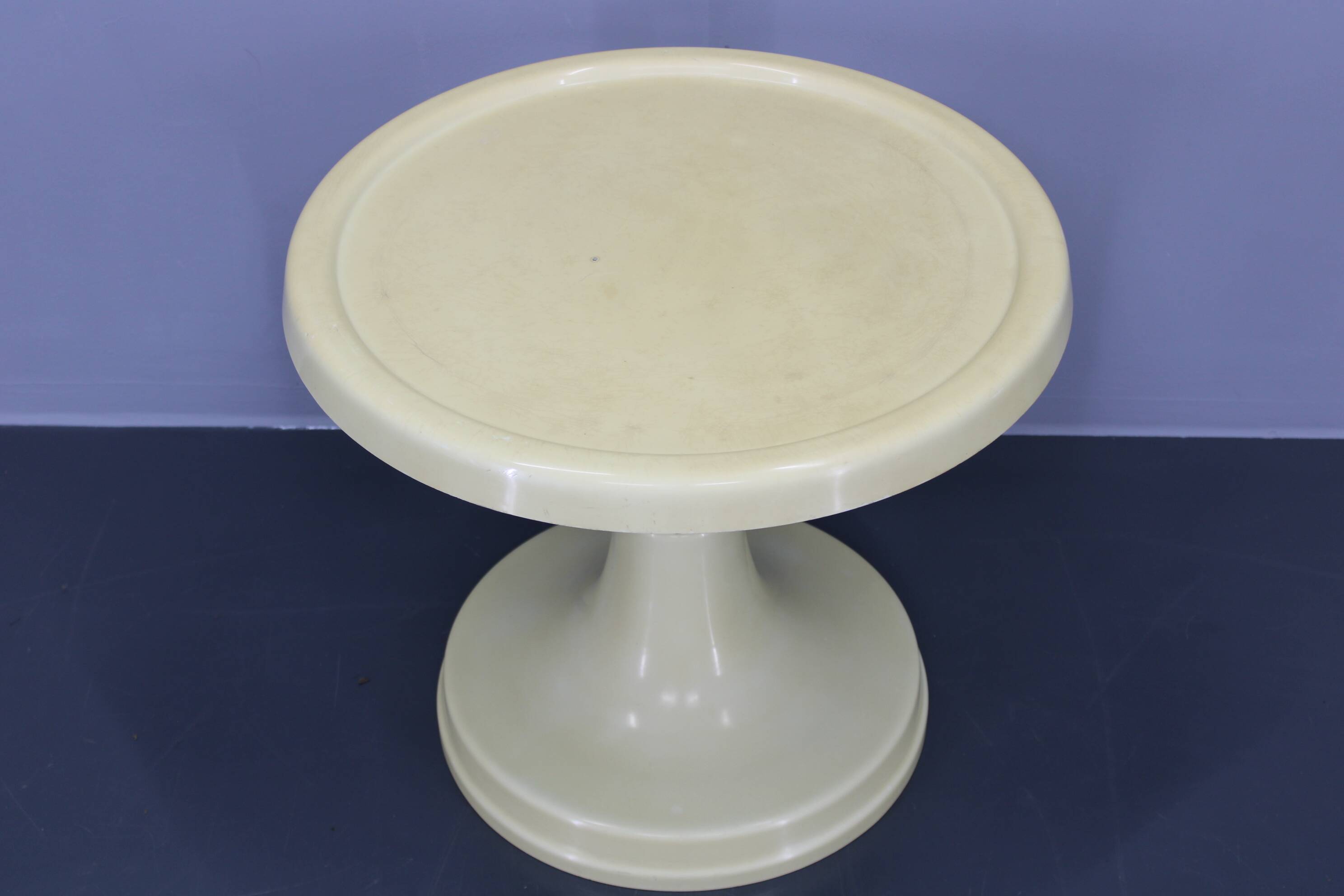 Table d'appoint en plastique italienne des années 1970