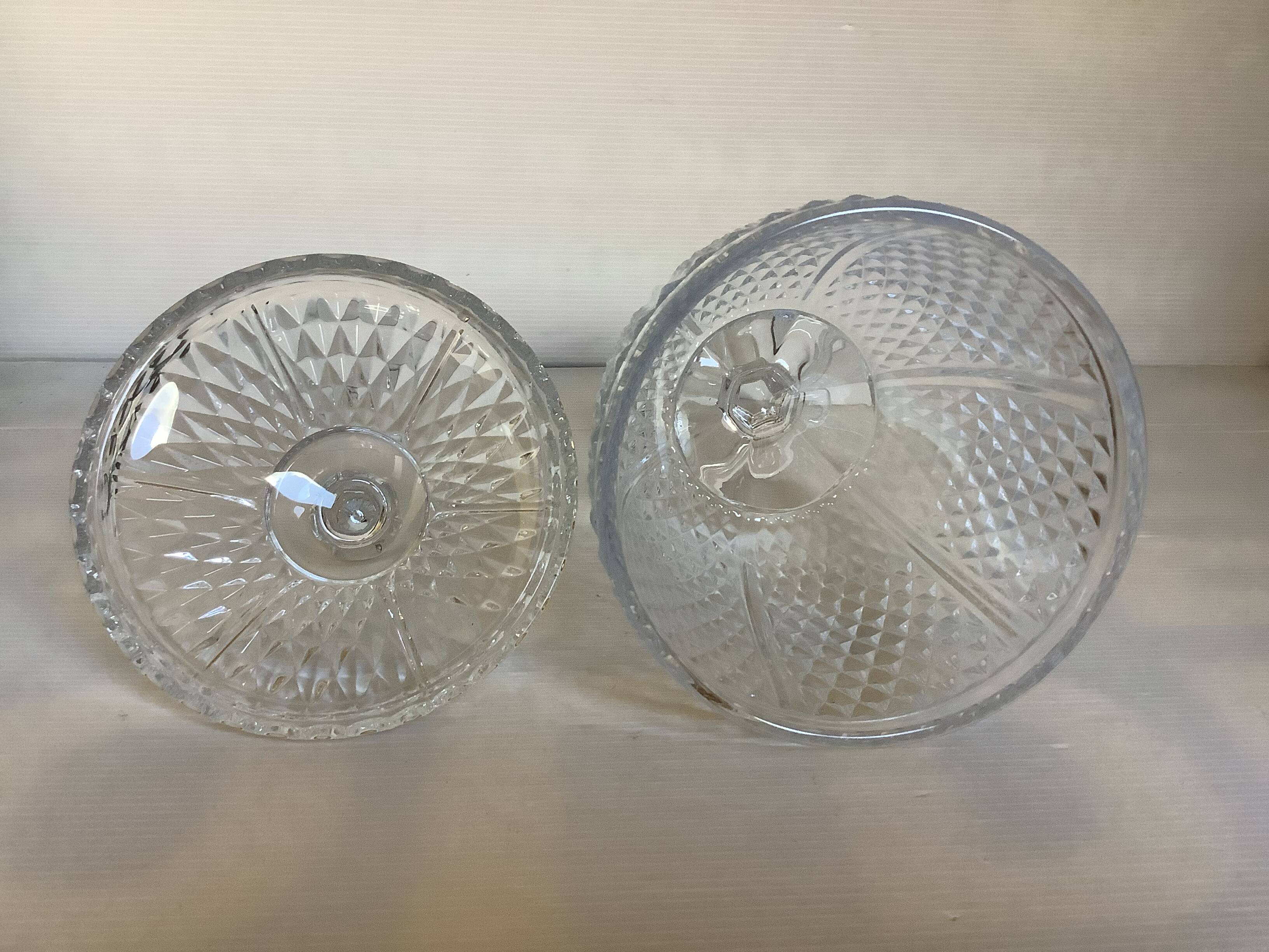 Large diamond-pointed sweet jar