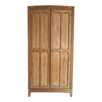 Armoire parisienne