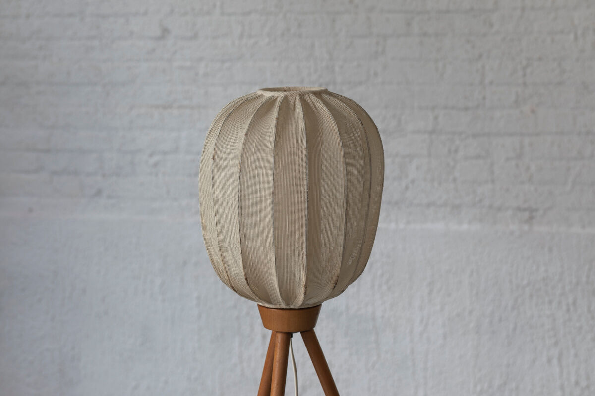 Tripod cocoon floor lamp in wood and lace, Danish design, 1960