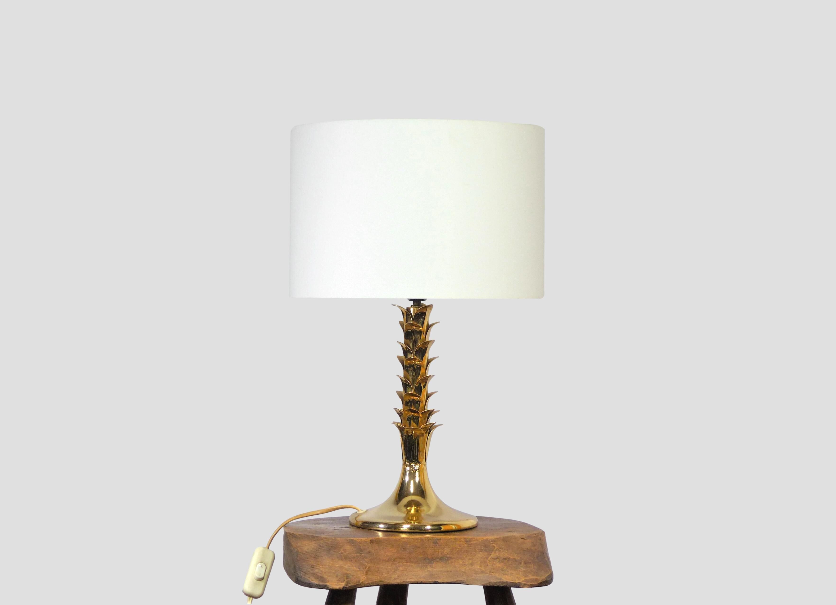 Brass table lamp stand with palmettes