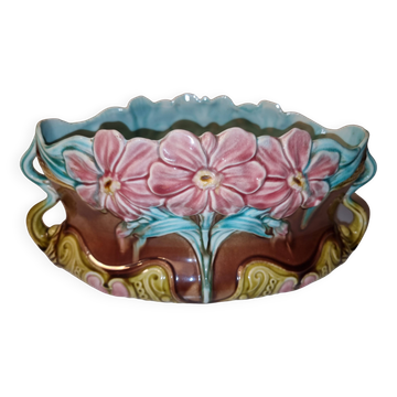 Ancienne jardinière barbotine à motifs de fleurs