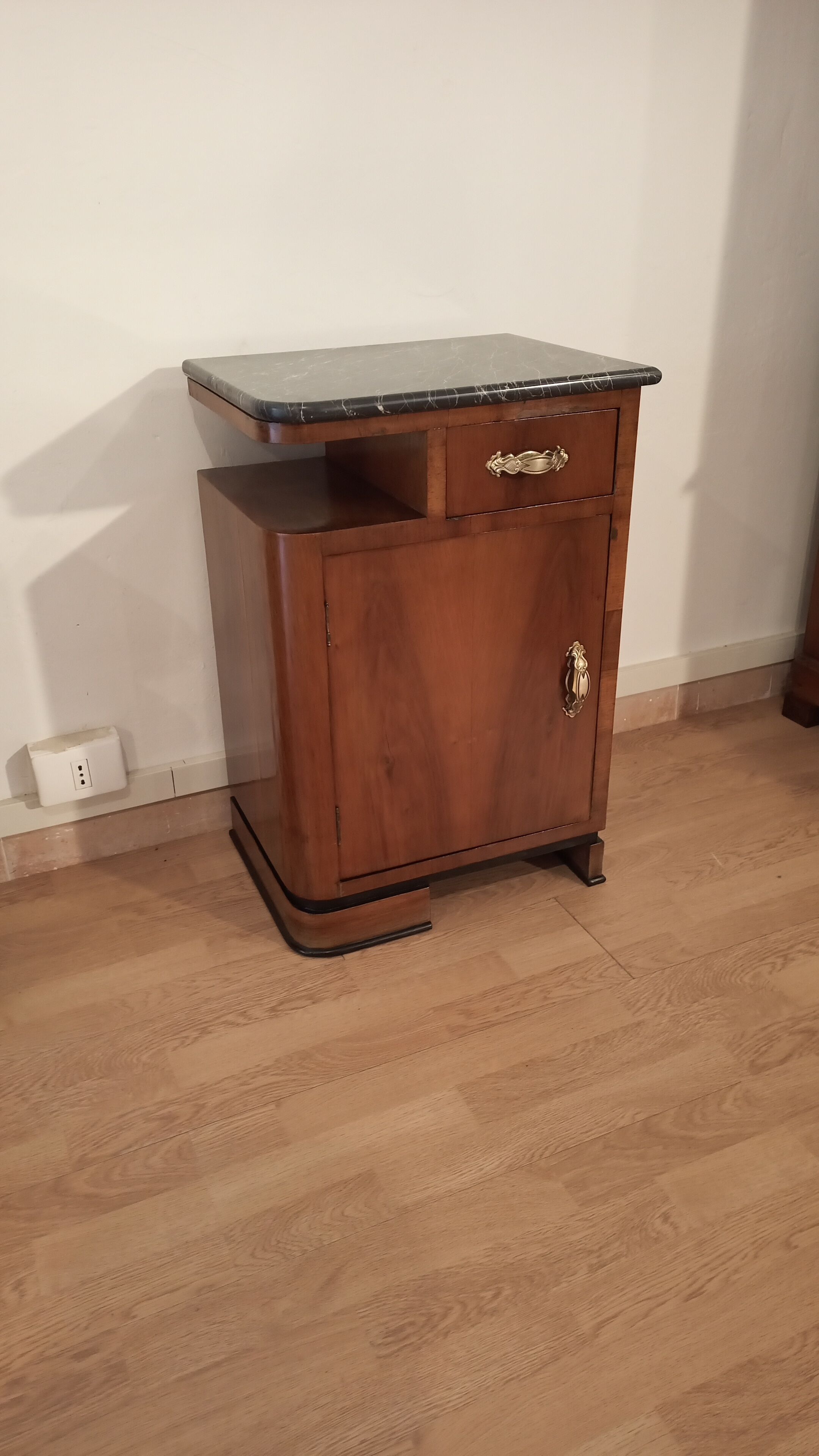 Tables de chevet italiennes Art Déco en noyer, Set de 2