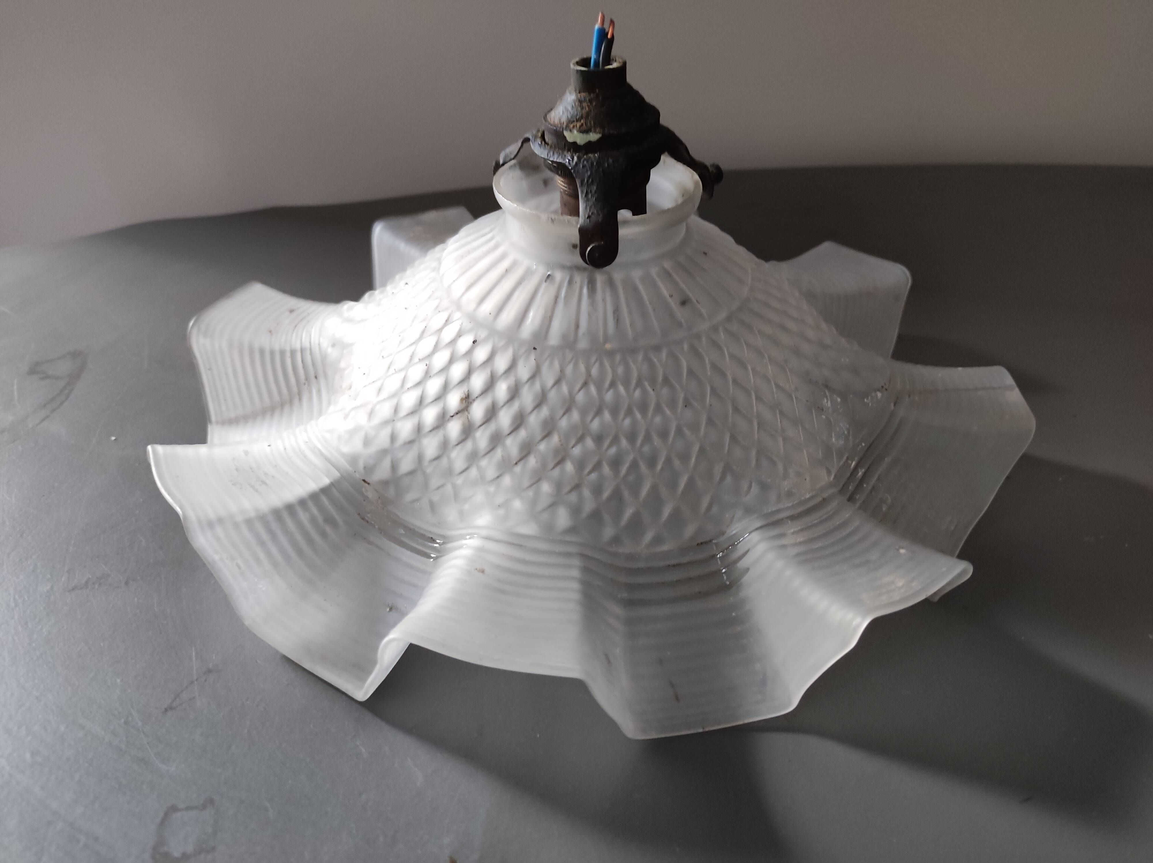 Suspension tulip lampshade glass paste and brass claw