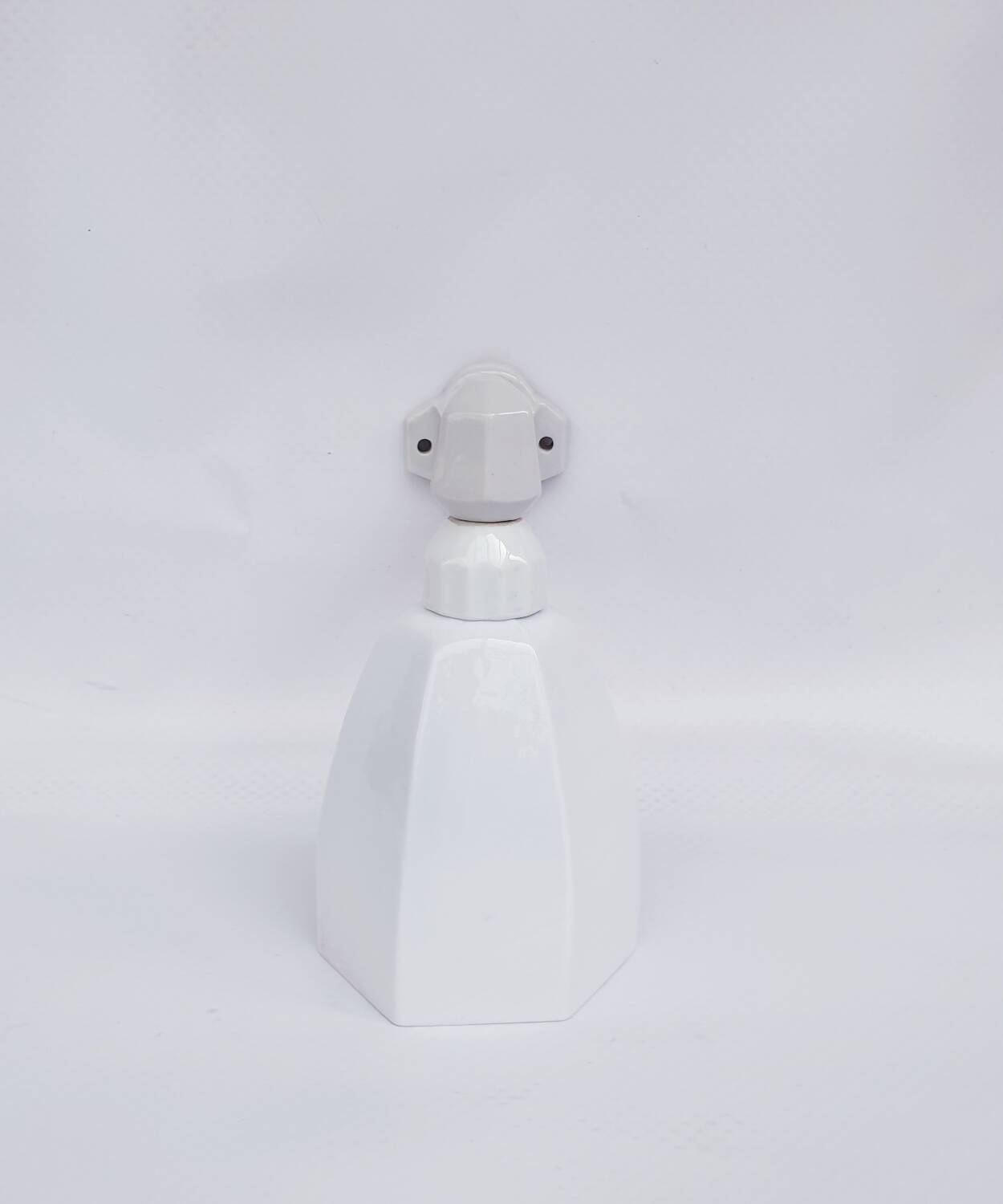 Decorative porcelain and glass wall lamp