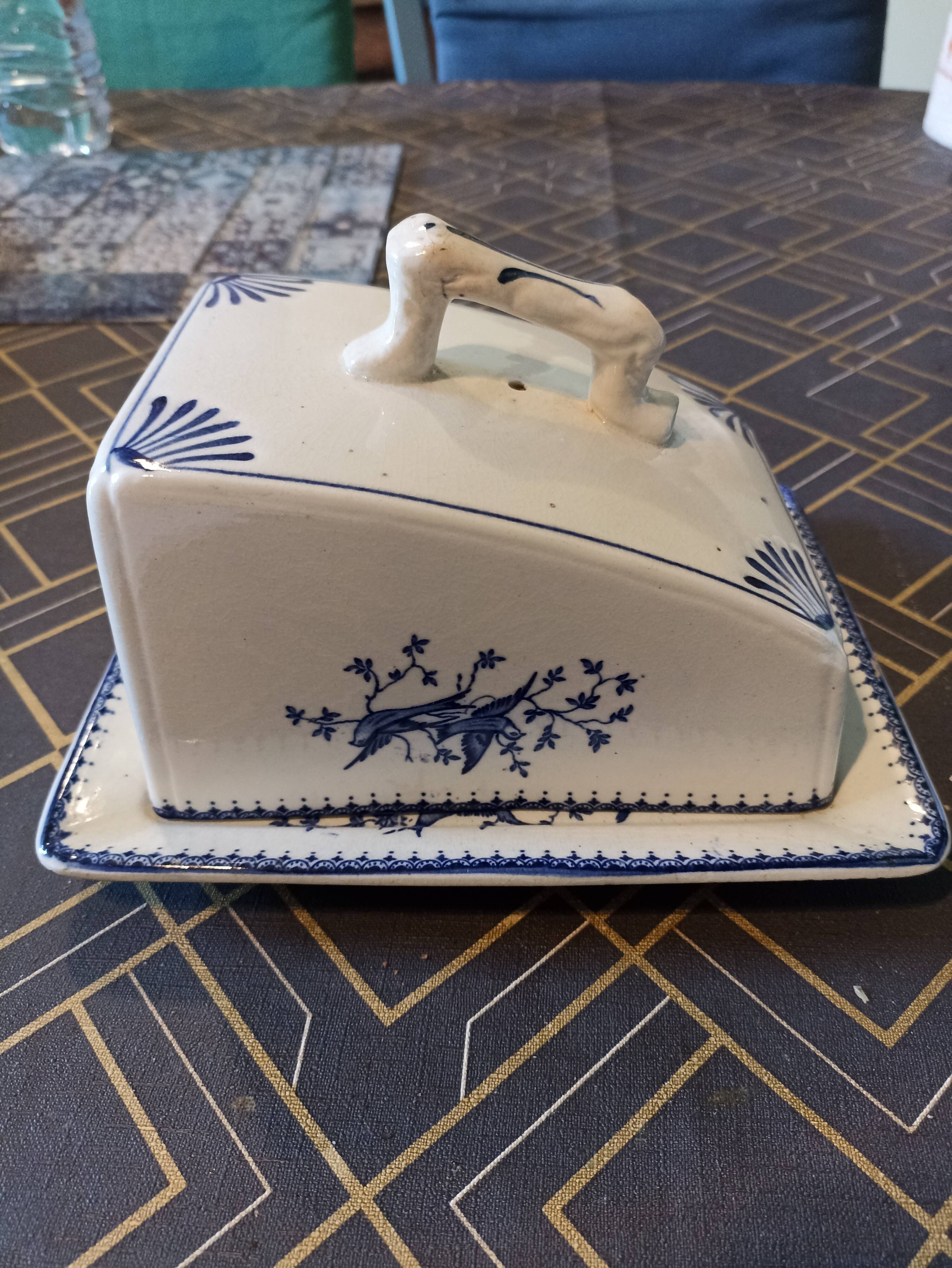 Butter maker in English porcelain