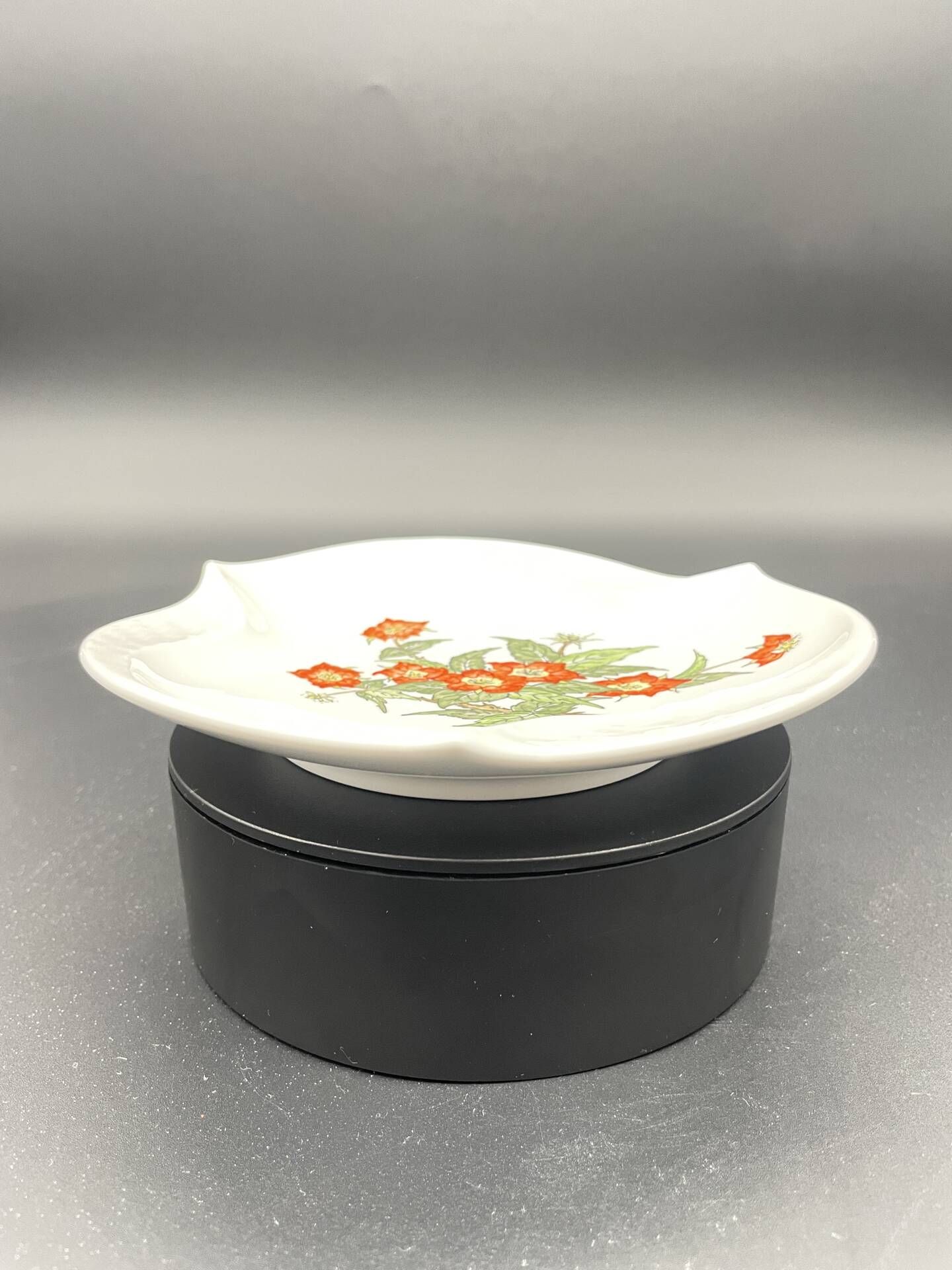 Meissen porcelain bowl Wellenspiel Relief – Sabine Wachs