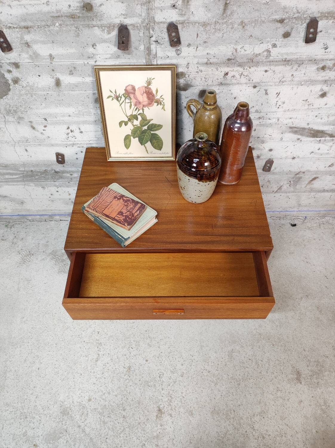 Vintage storage unit