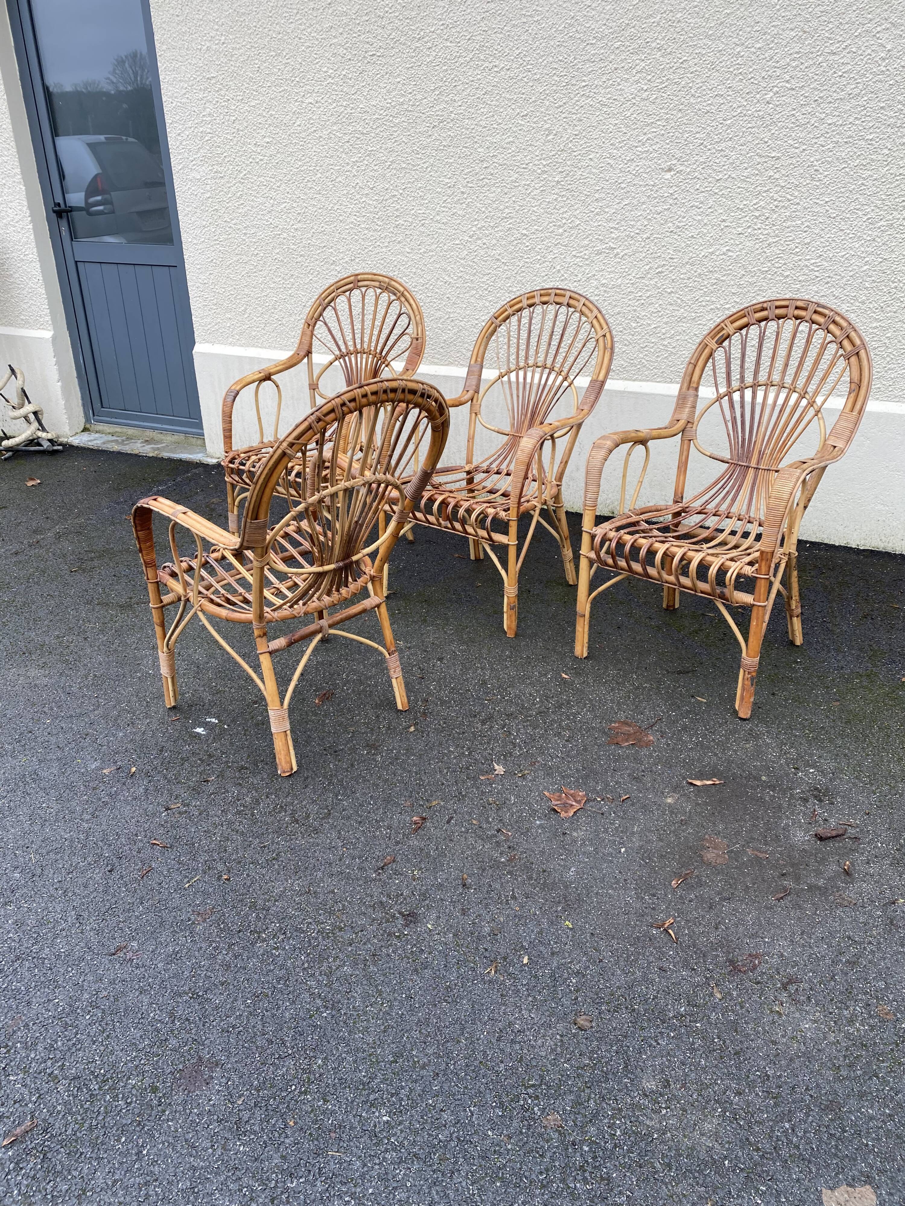 Set of wicker armchairs