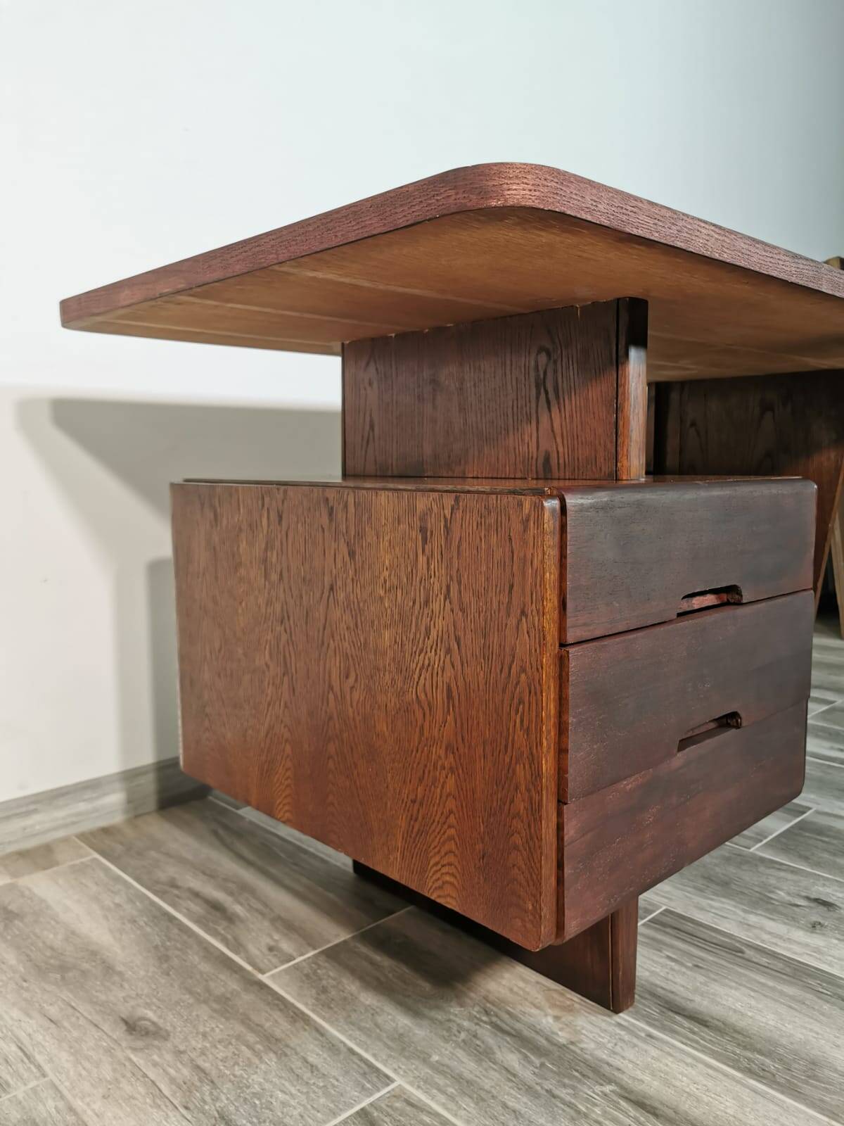 Bureau vintage de Bohumil Landsman