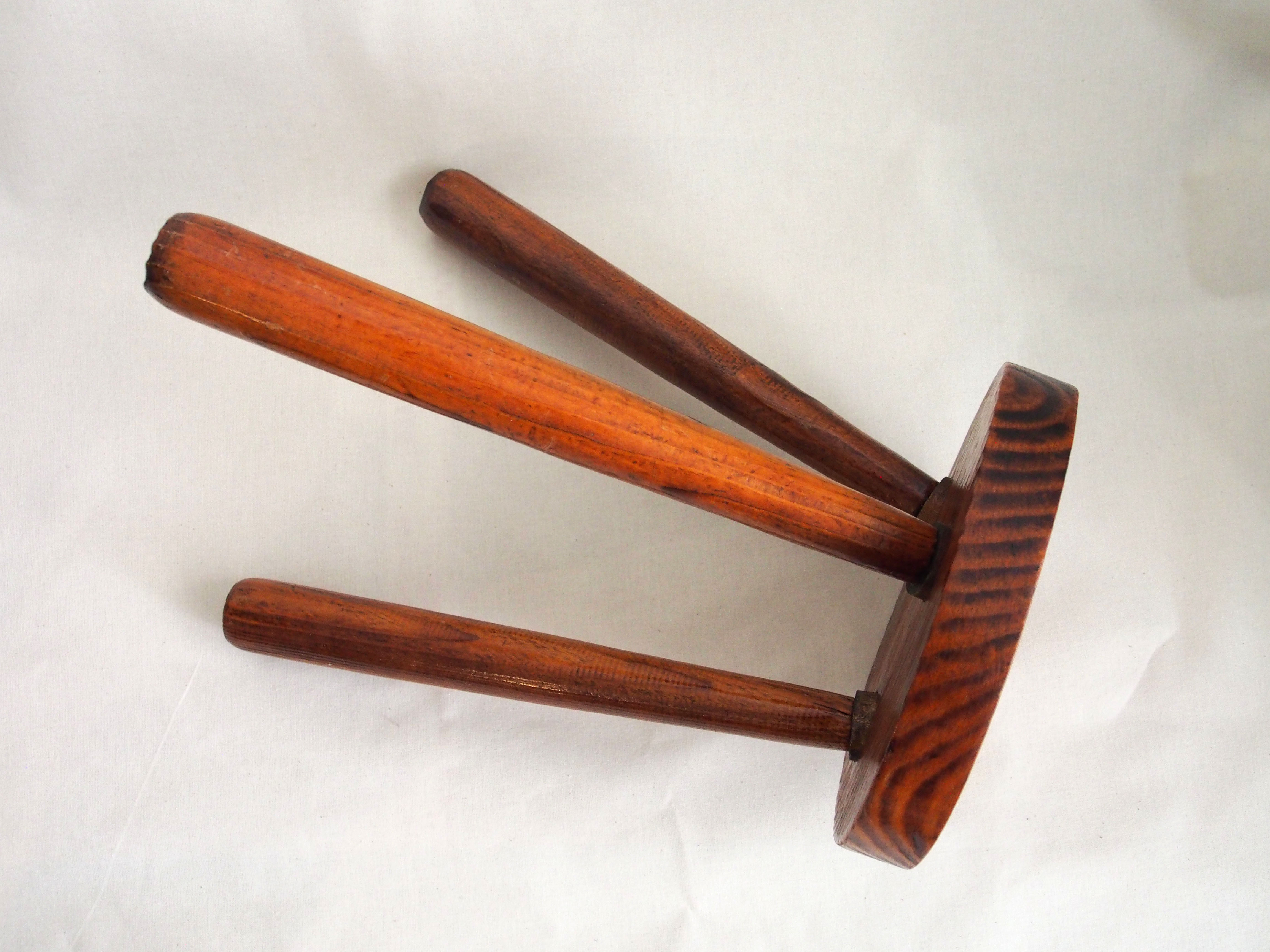 Elephant-footed tripod stool