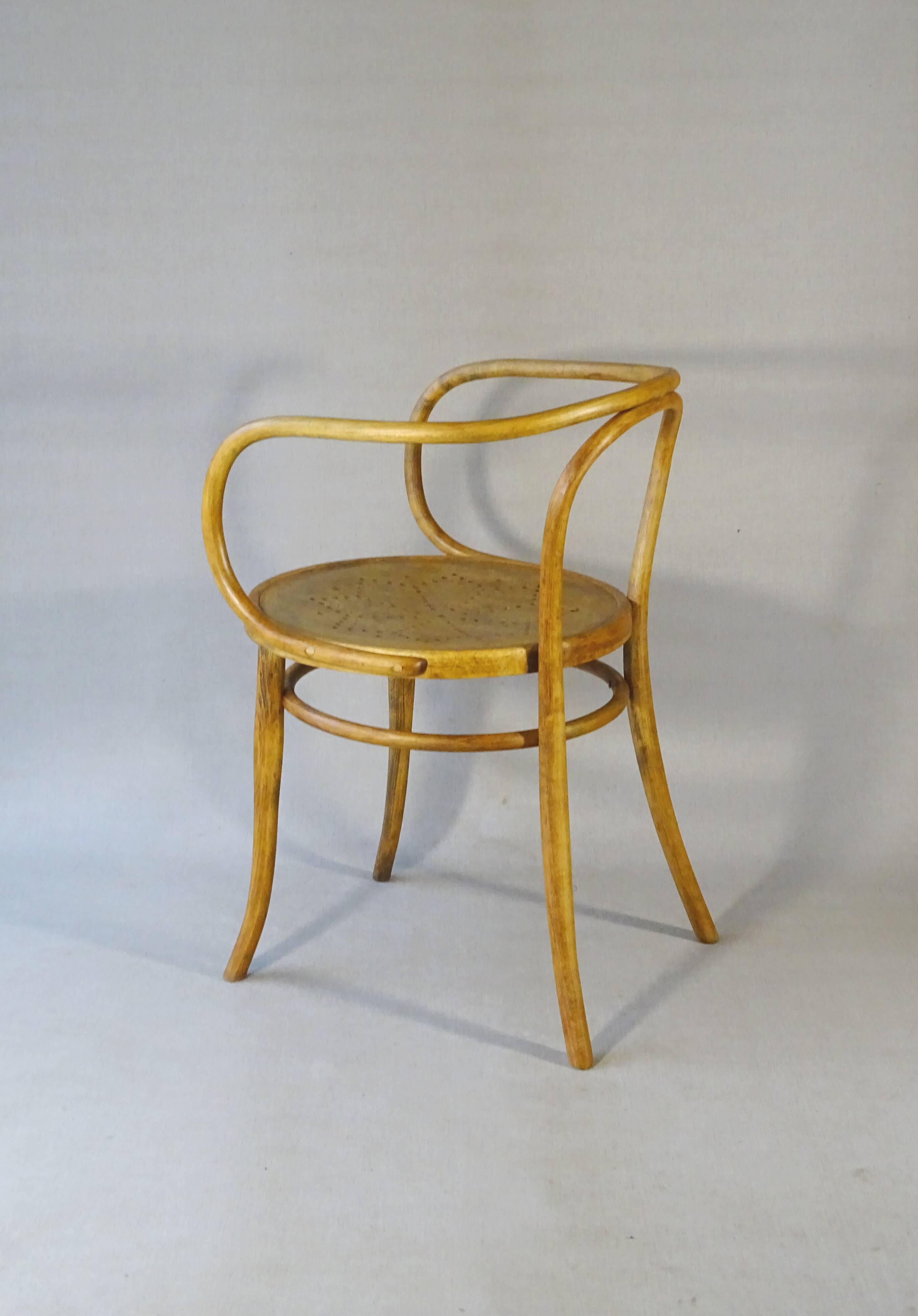 Fauteuil Thonet "Le Corbusier", vers 1905 assise bois à étoile