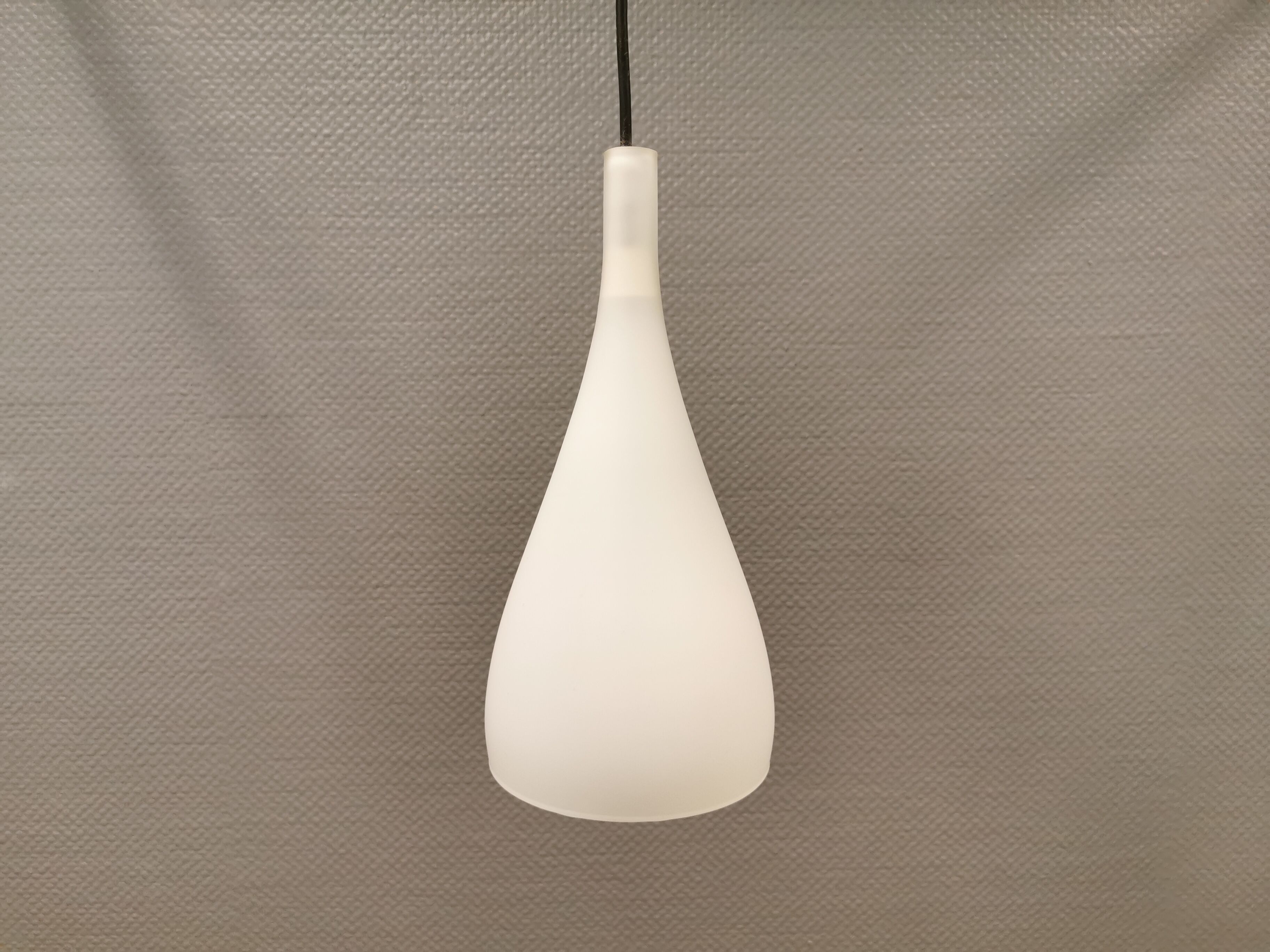 French hanging lamp in milky white glass, model Gin Fizz, produced by SCE.