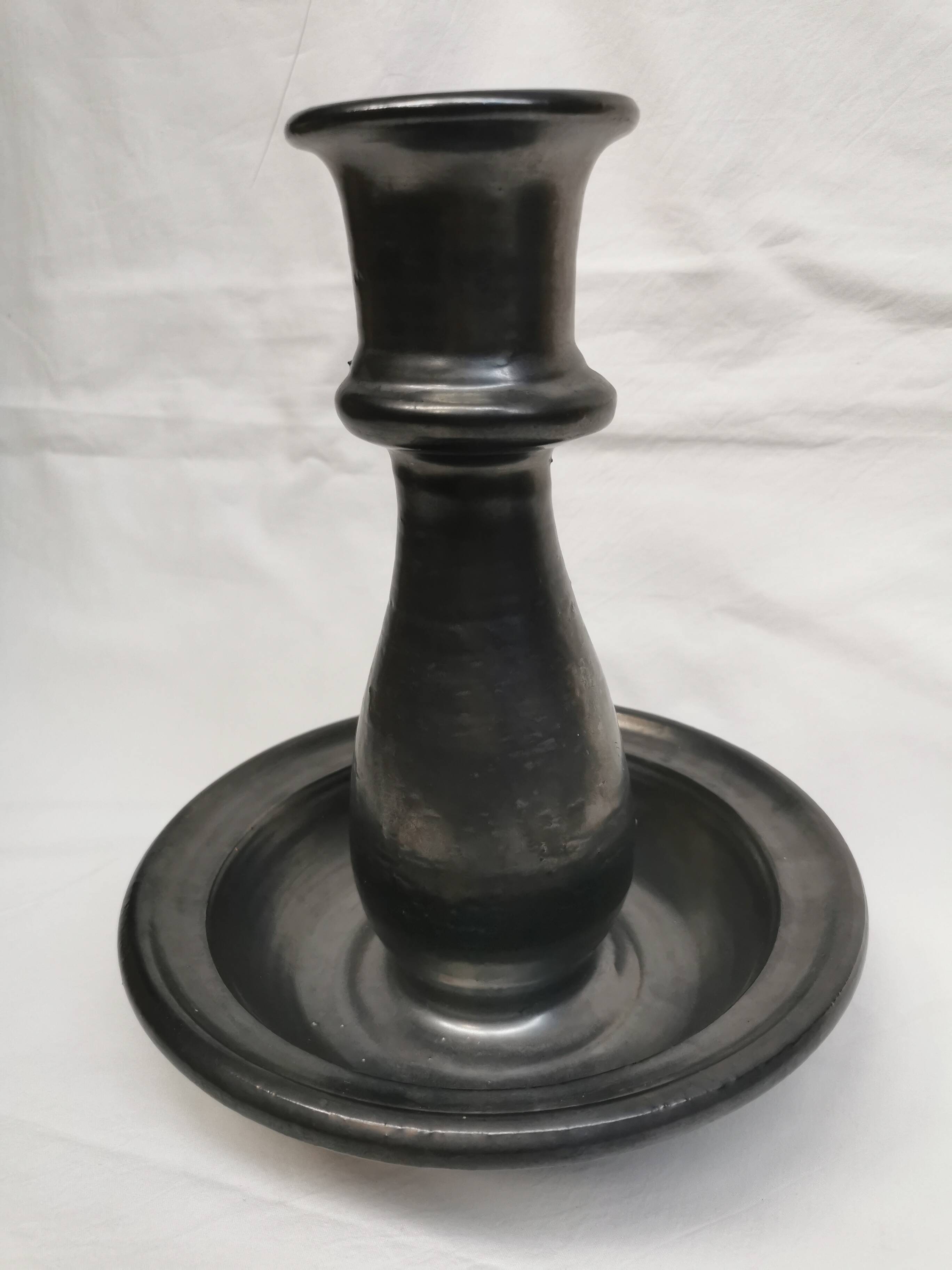 Grand bougeoir, vase . céramique signée jean marais