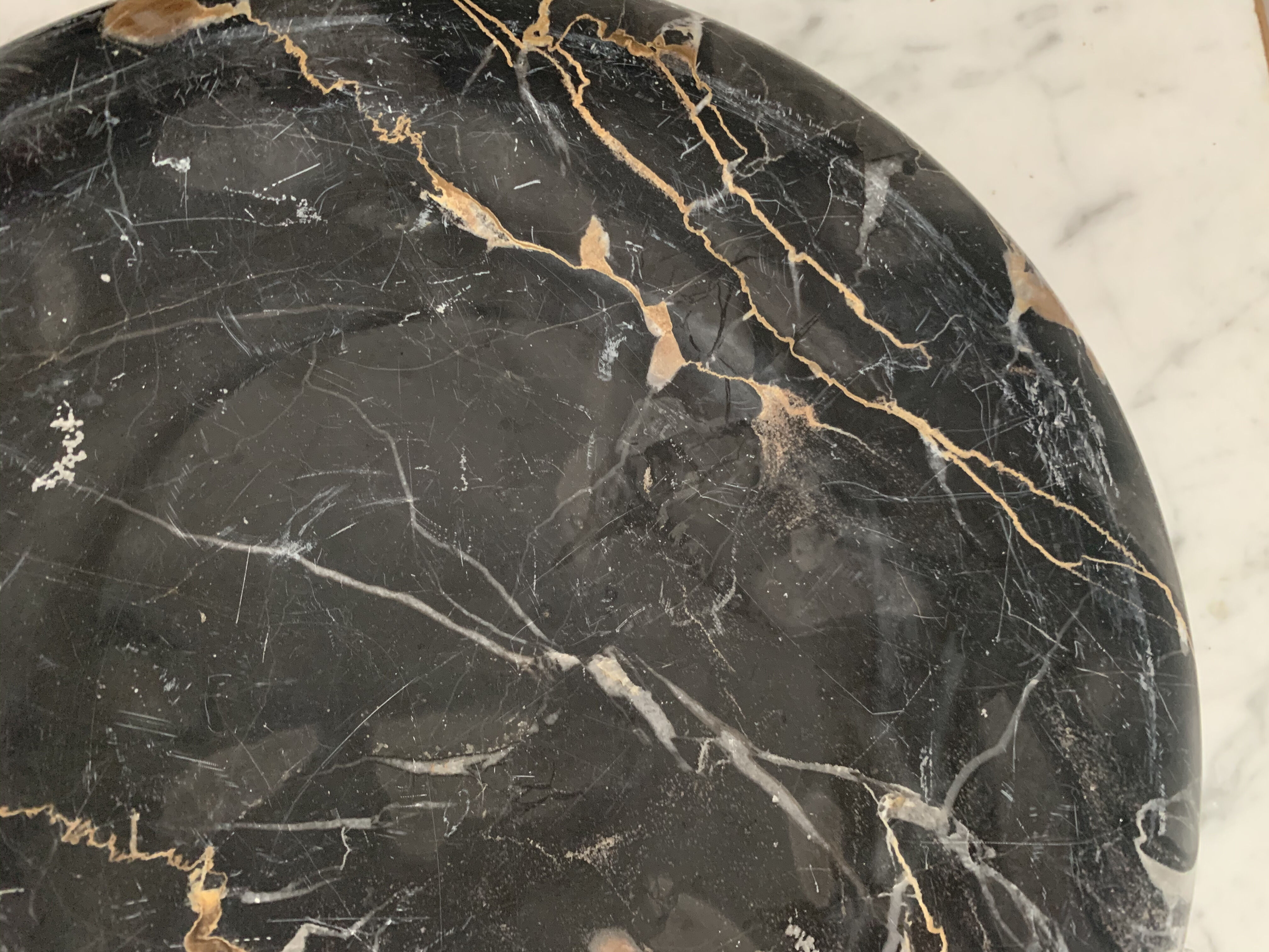 GM vintage black marble round ashtray