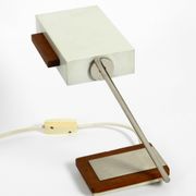 Lampe de table en métal léger en teck Kaiser Leuchten des années 1960.