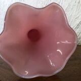 Vase en opaline rose