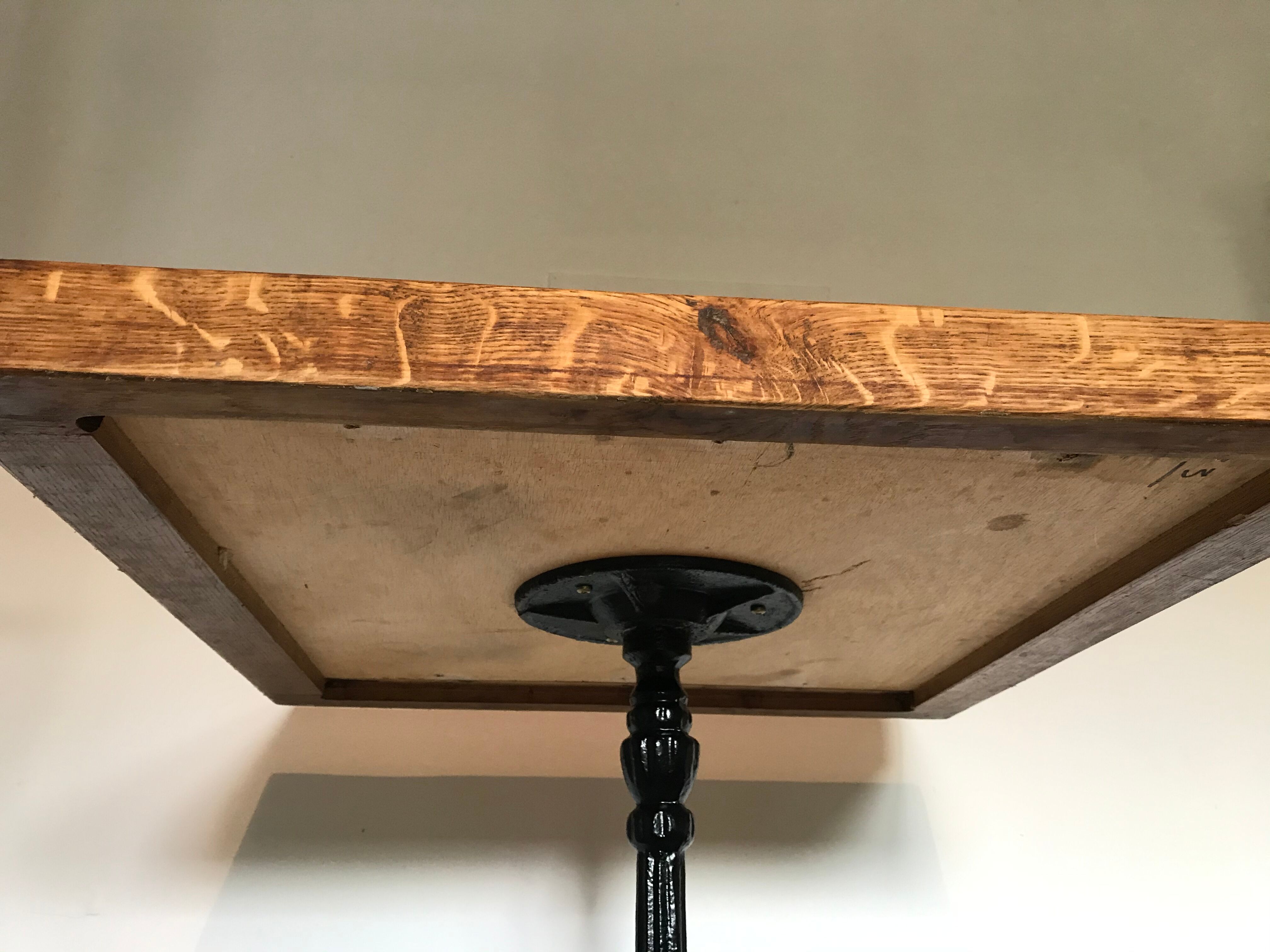 Manage vintage bistro standing