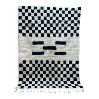 Handmade decorated Berber rug 250cm x 150cm