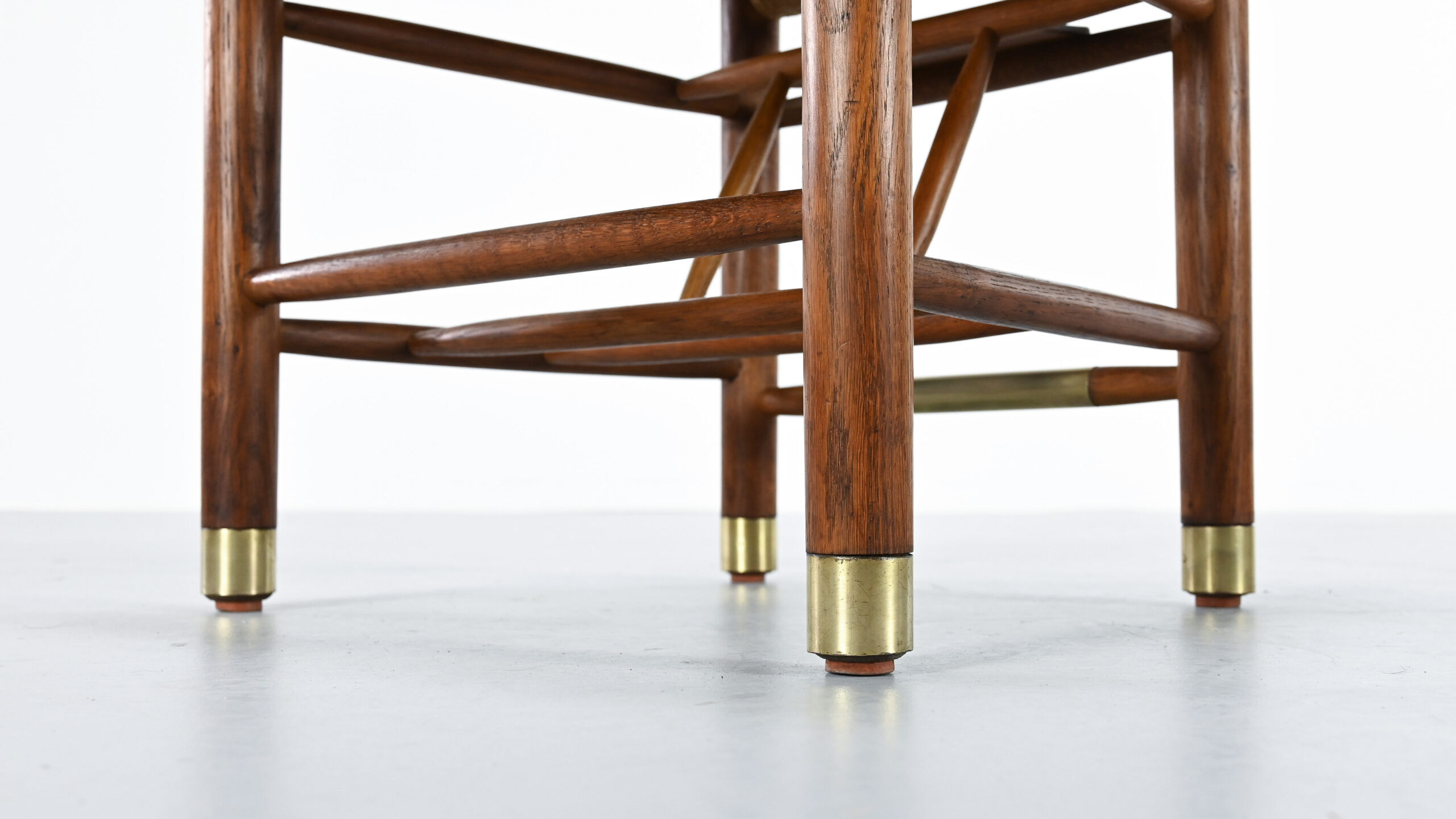 Viggo Hardie-Fischer, set of 6 Danish church chairs in oak for Sorø Møbelfabrik. 1950s