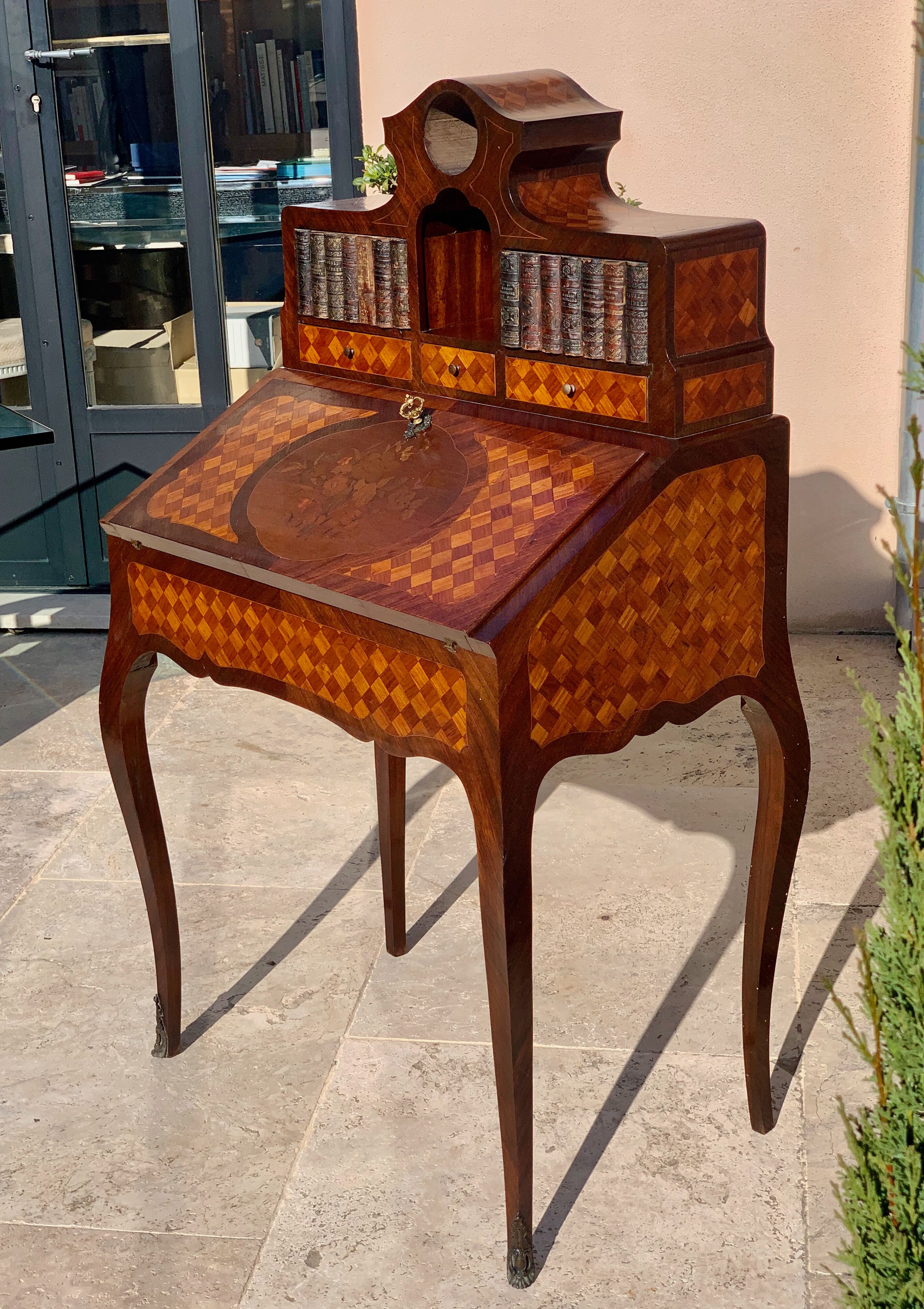 Happiness of the day style Louis XV of the nineteenth century in marquetry