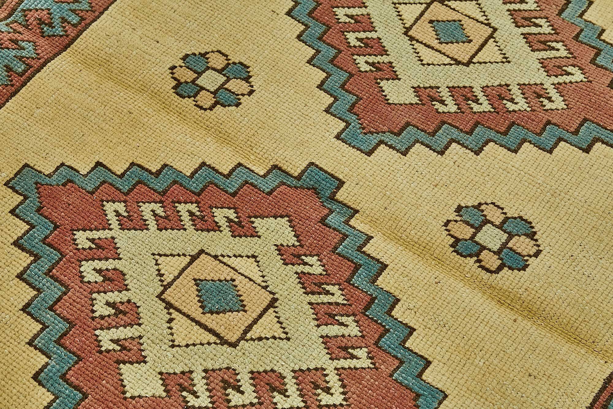 Turkish Vintage Anatolian Rug 84 cm x 115 cm