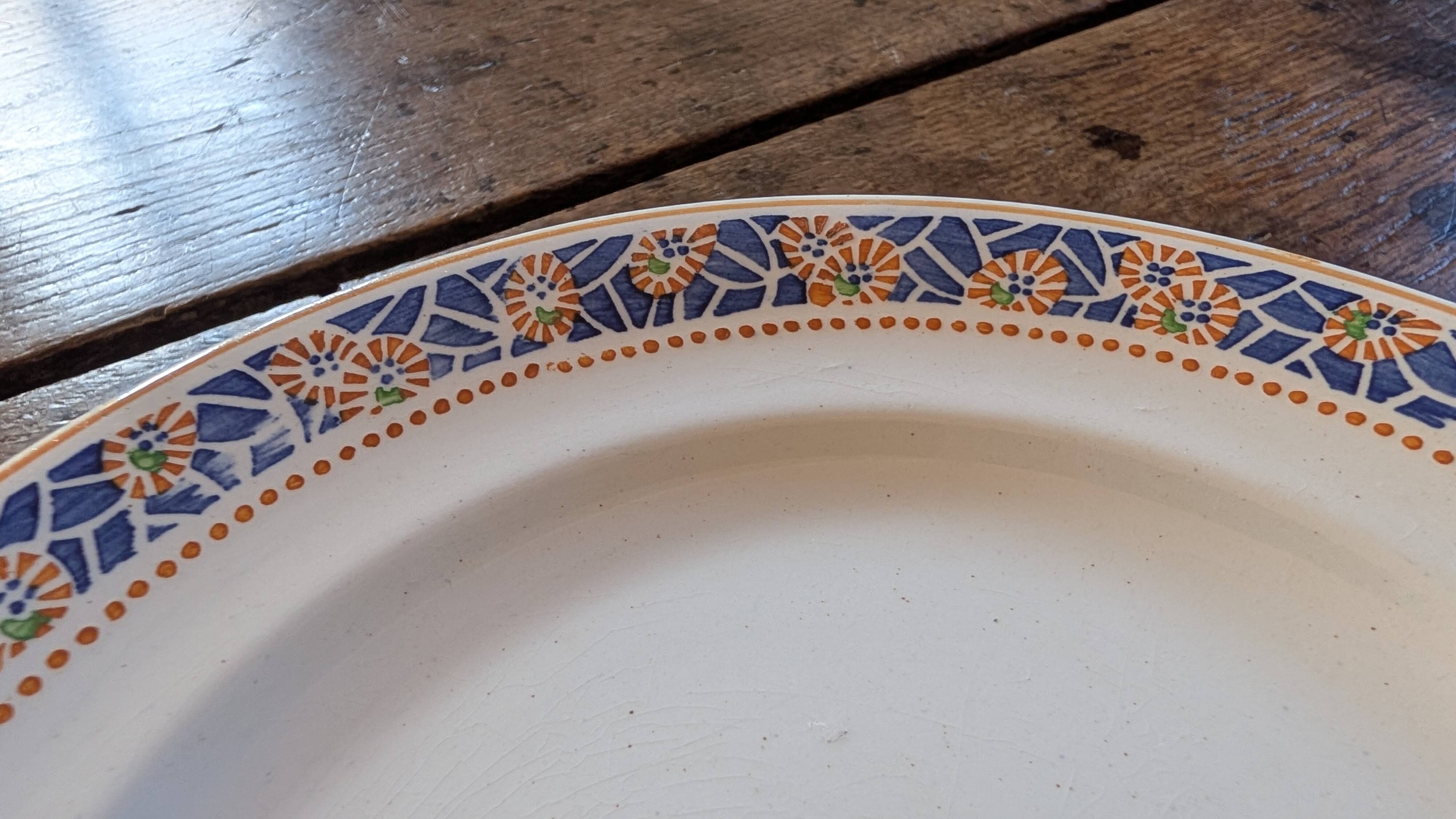 Longwy compote dish “Frivolité” – antique earthenware with geometric decoration