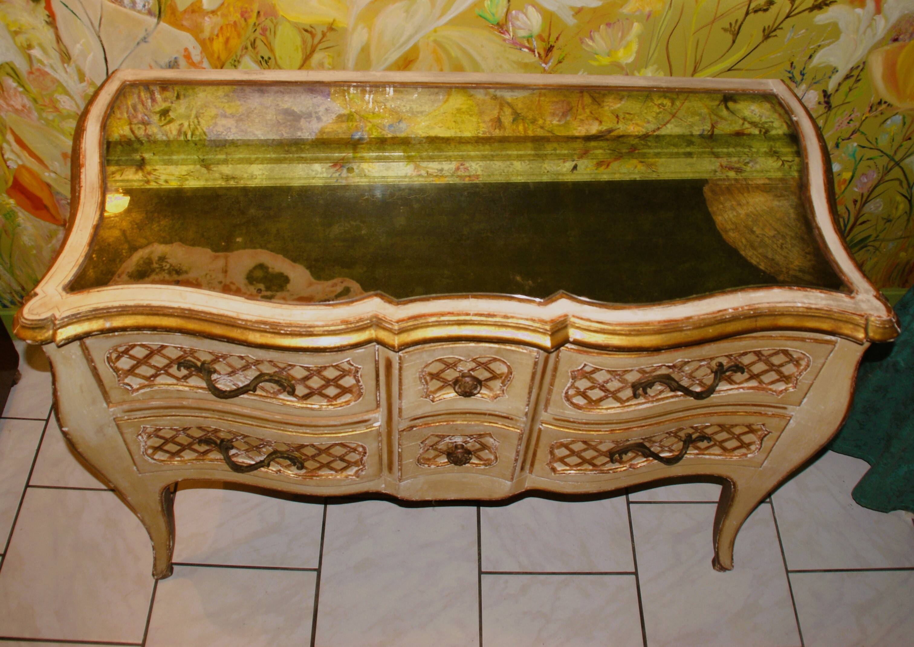 Commode 1900 galbée de style Louis xv