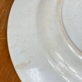 Plat ancien en porcelaine de Hiens, terre de fer