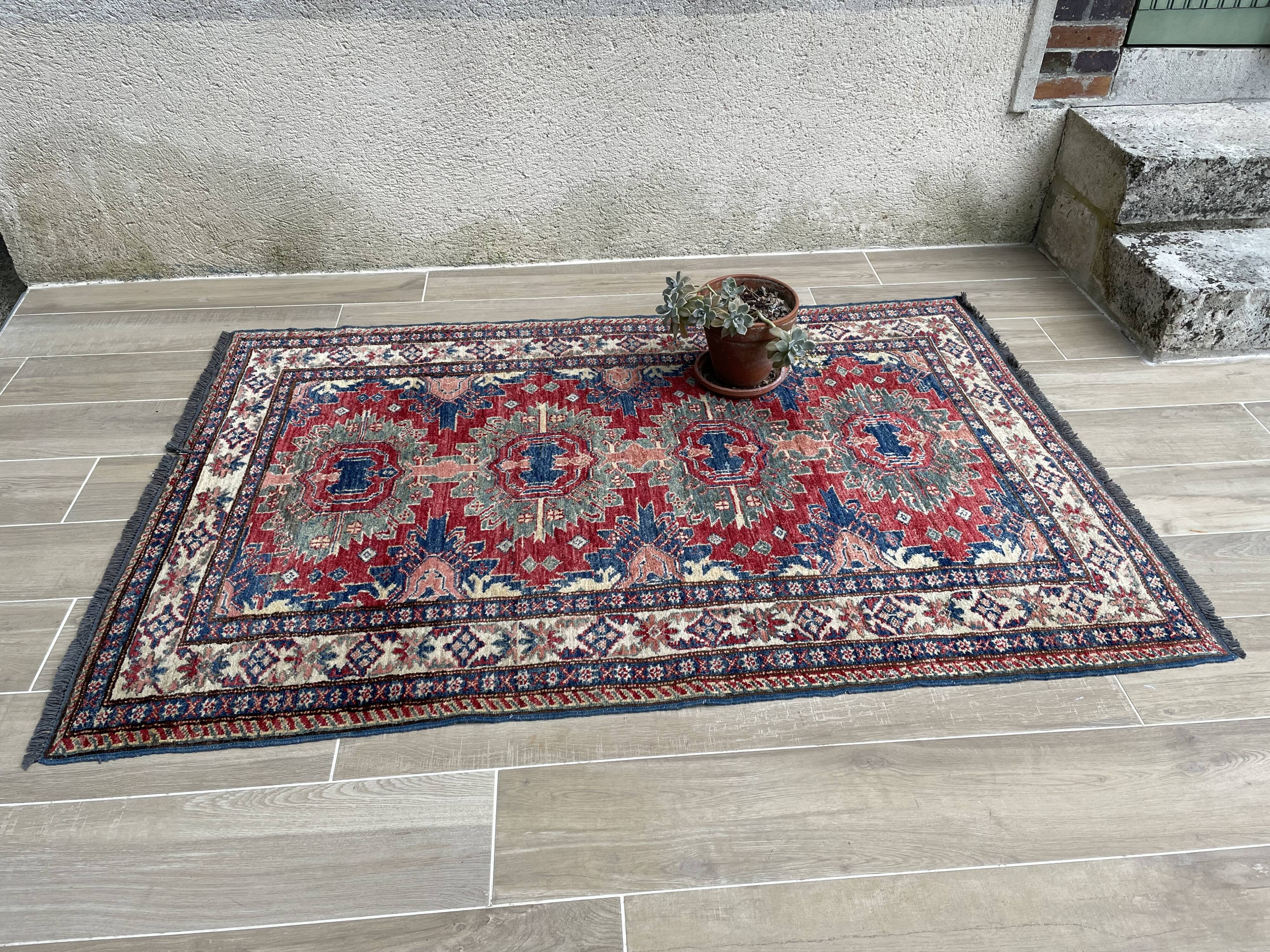 Carpet wool and silk 188x121cm