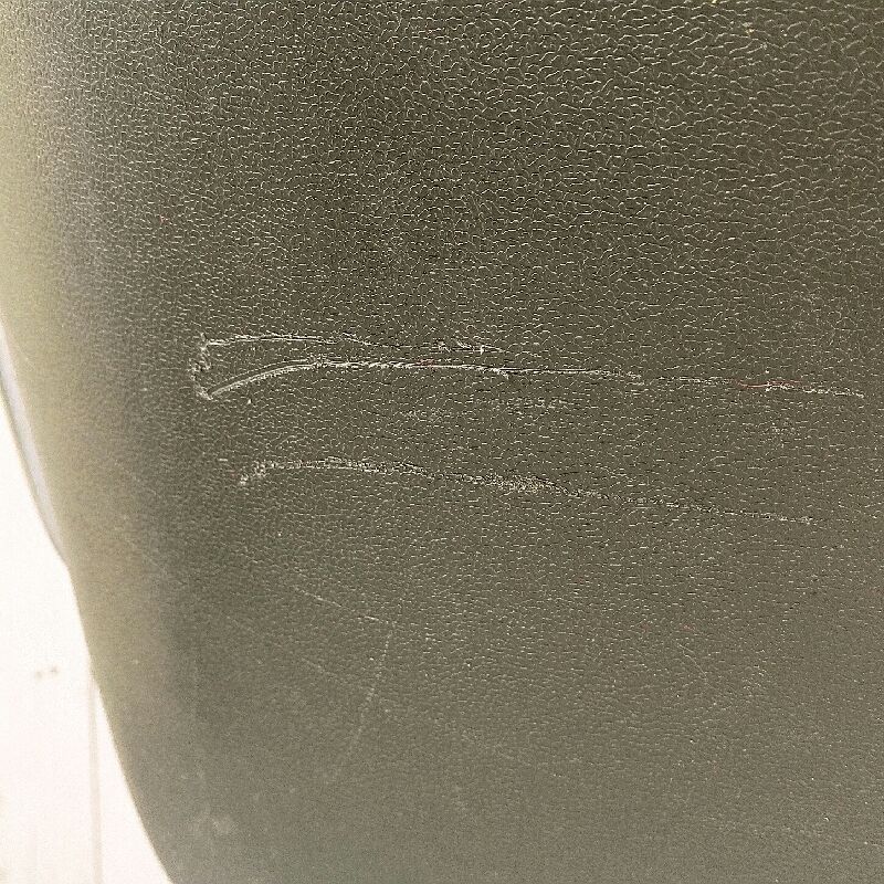 Charles Pollock swivel armchair for Knoll International design Italy