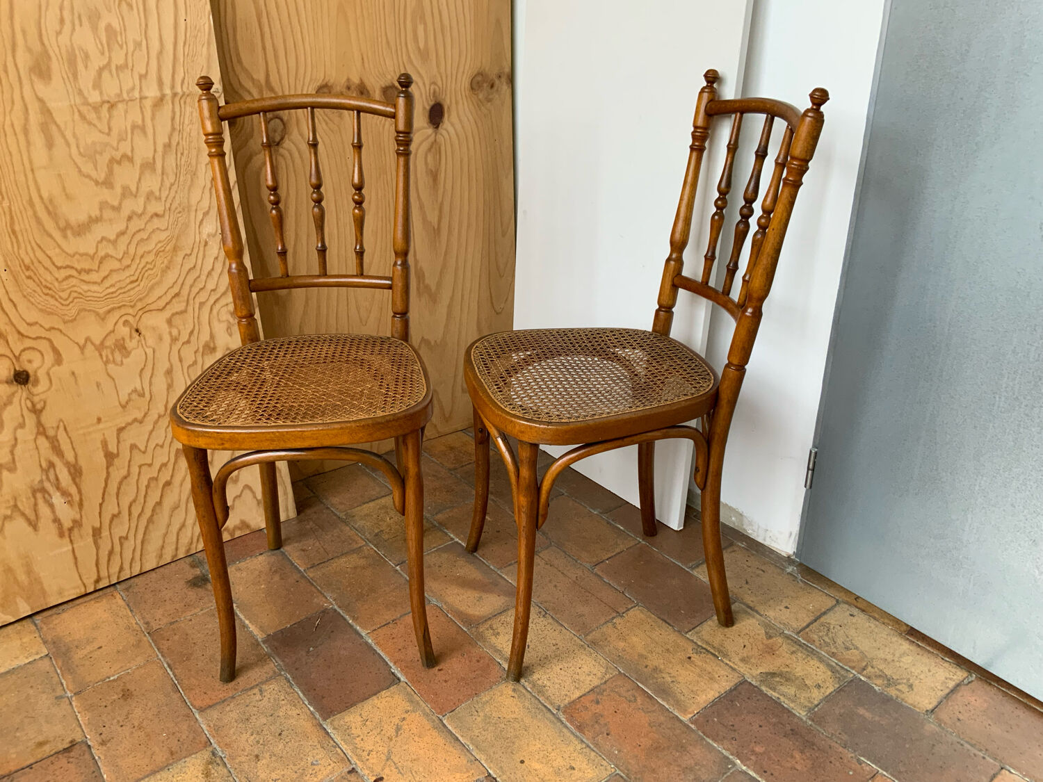 Pair of chairs bistrot