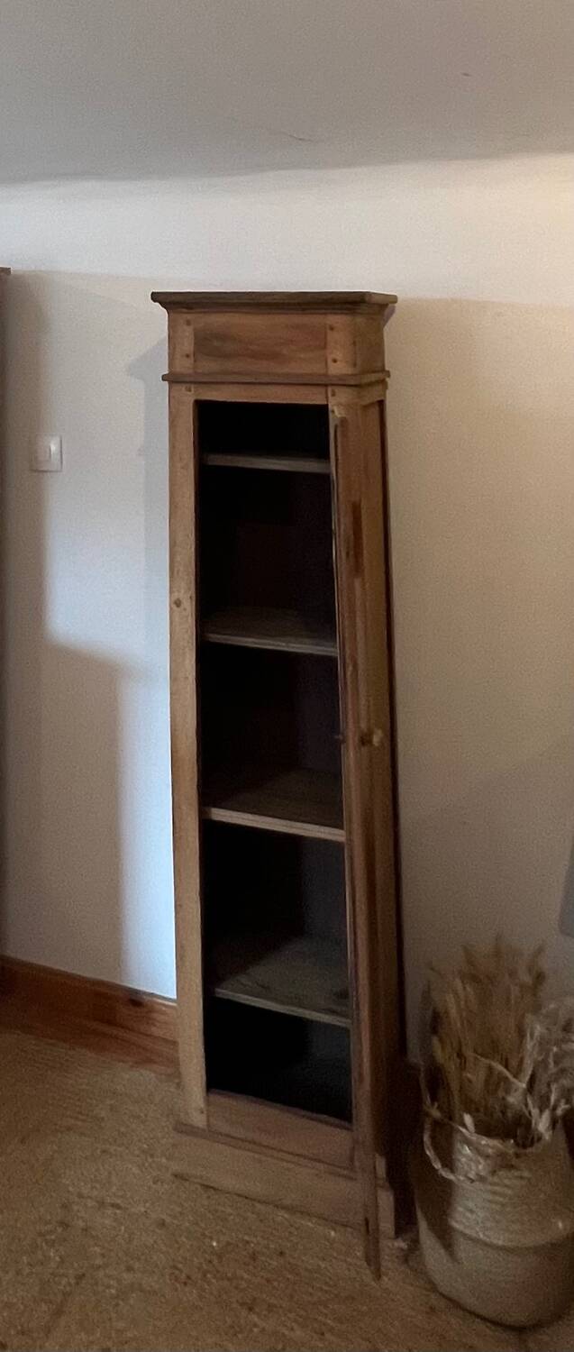 Small solid wood bonnet maker with a chic country feel