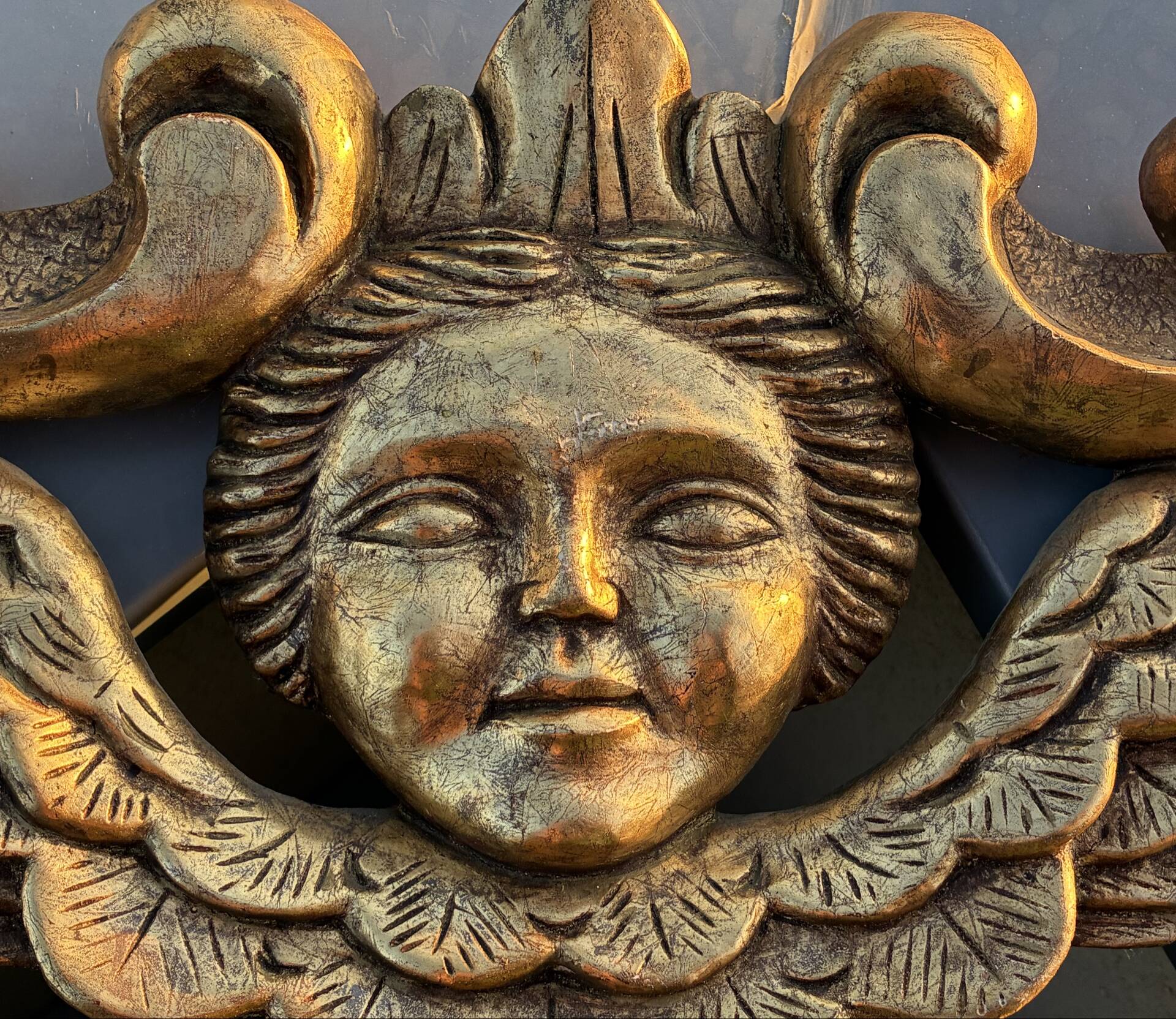 Bas relief italien chérubin