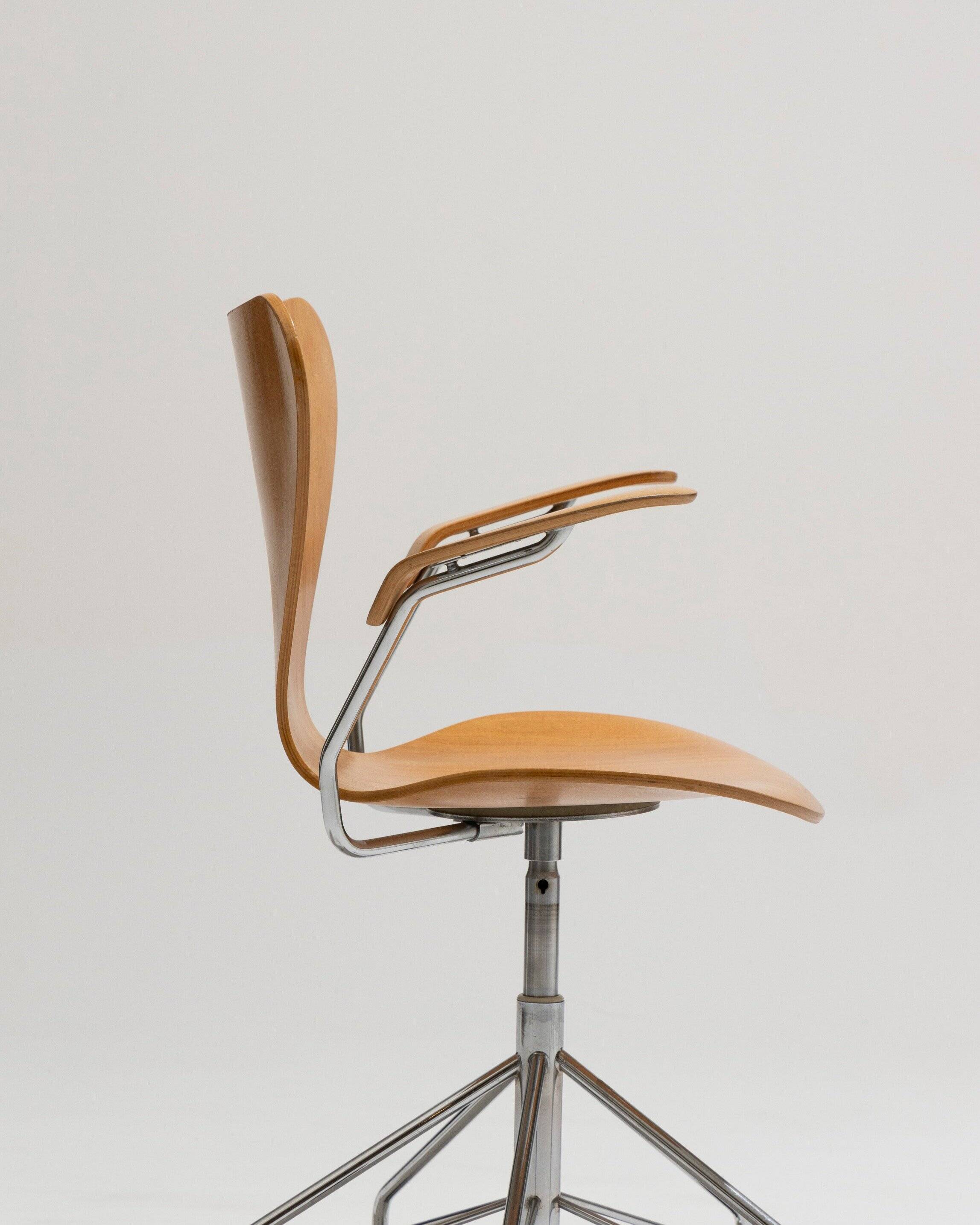 Swivel office chair 3217, Arne Jacobsen, 1960s