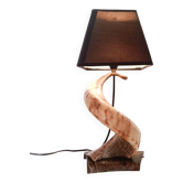 Lampe spirale brutaliste années 60 objet de curiosité en corne